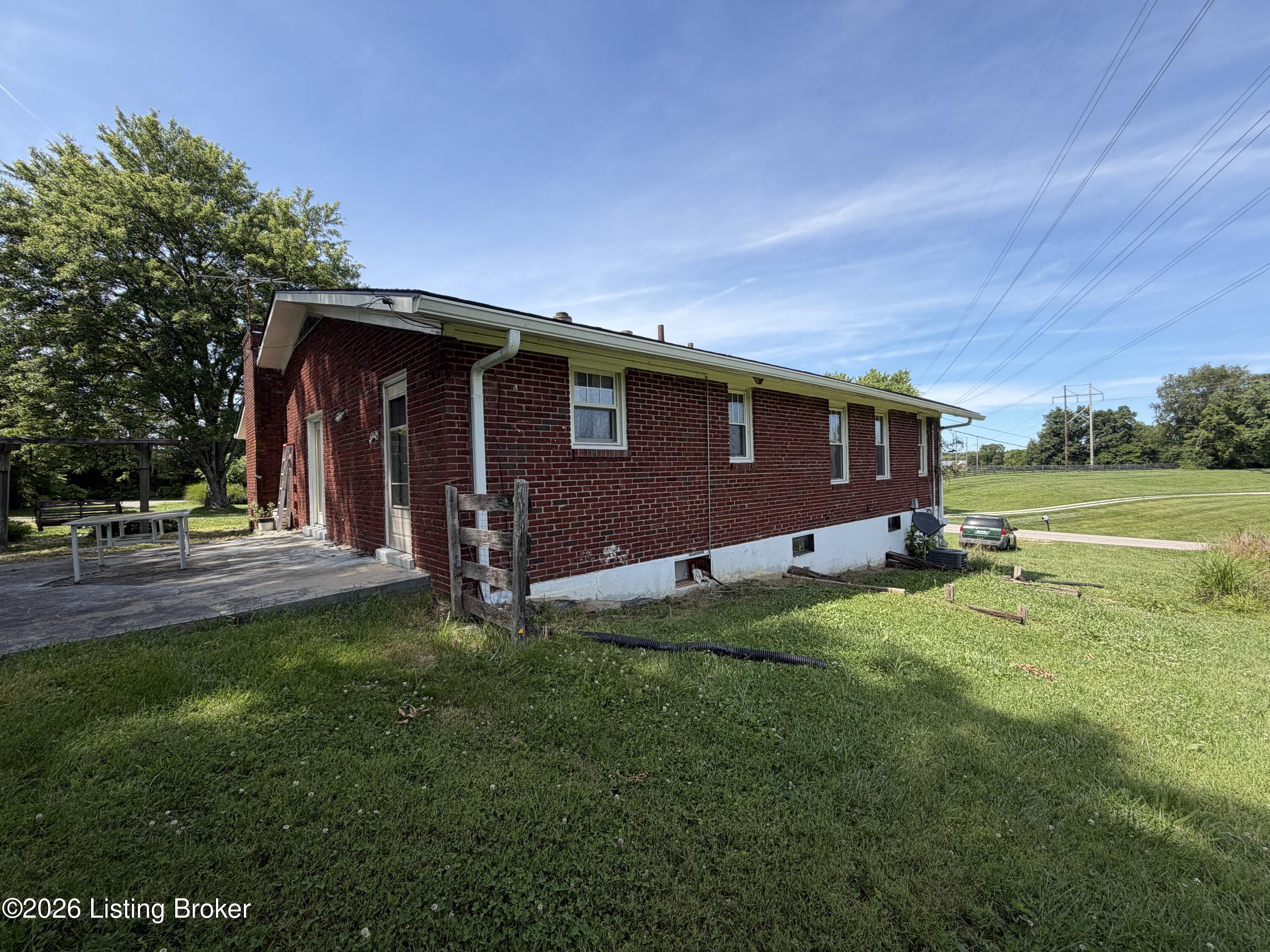 3400 S Camden Ln Property Photo 6