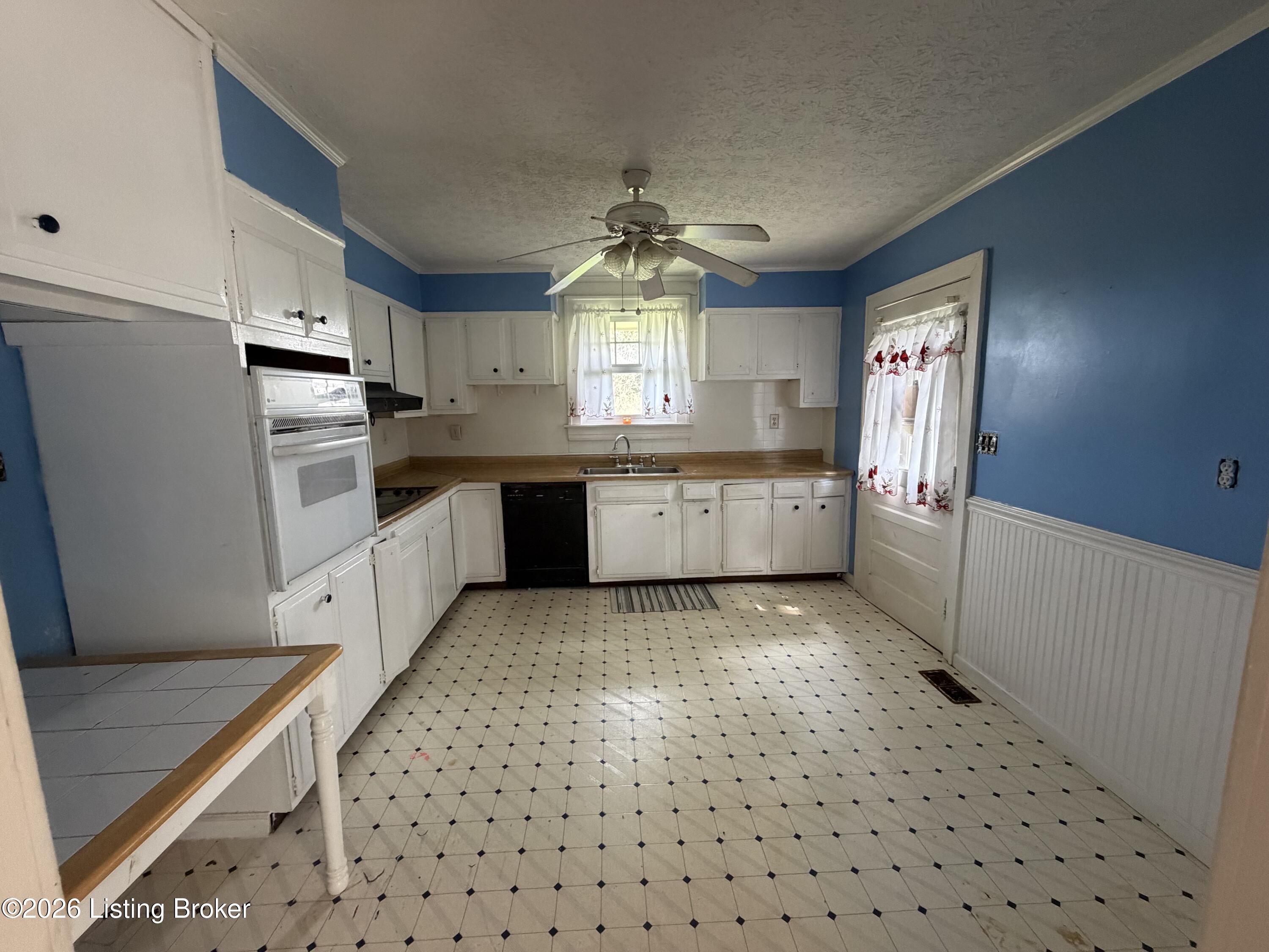 3400 S Camden Ln Property Photo 10