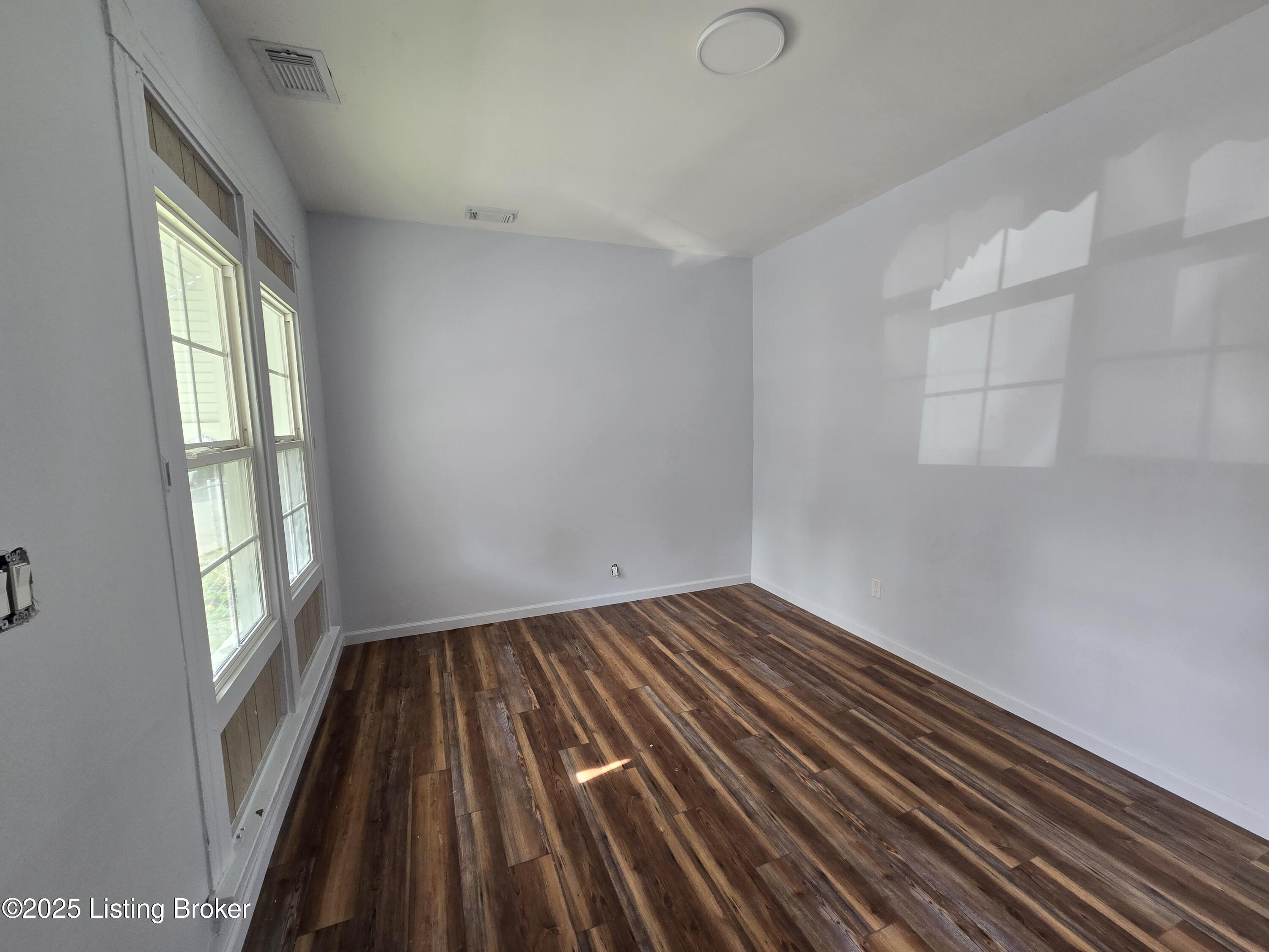 1815 Owen St Property Photo 9