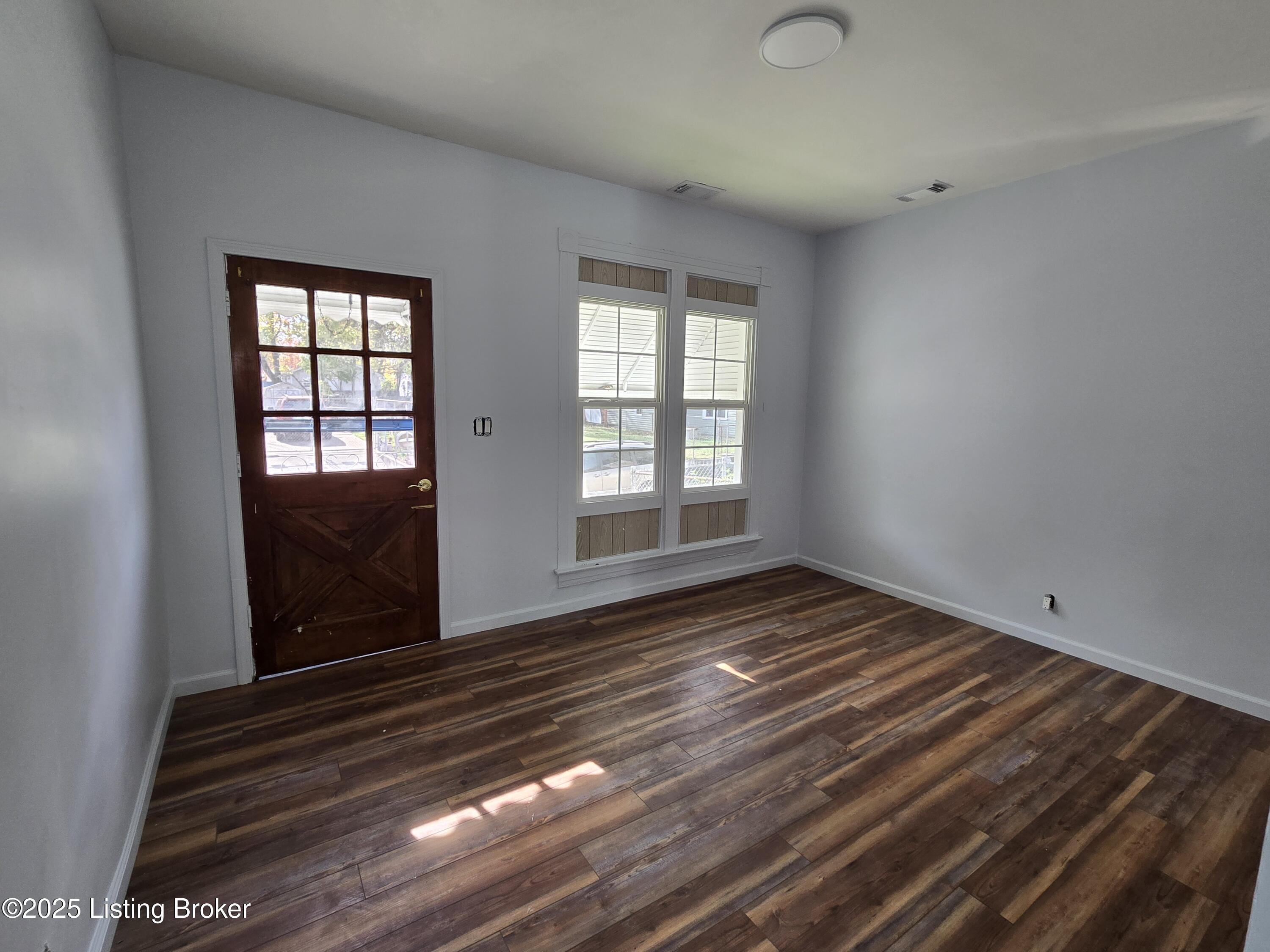 1815 Owen St Property Photo 12
