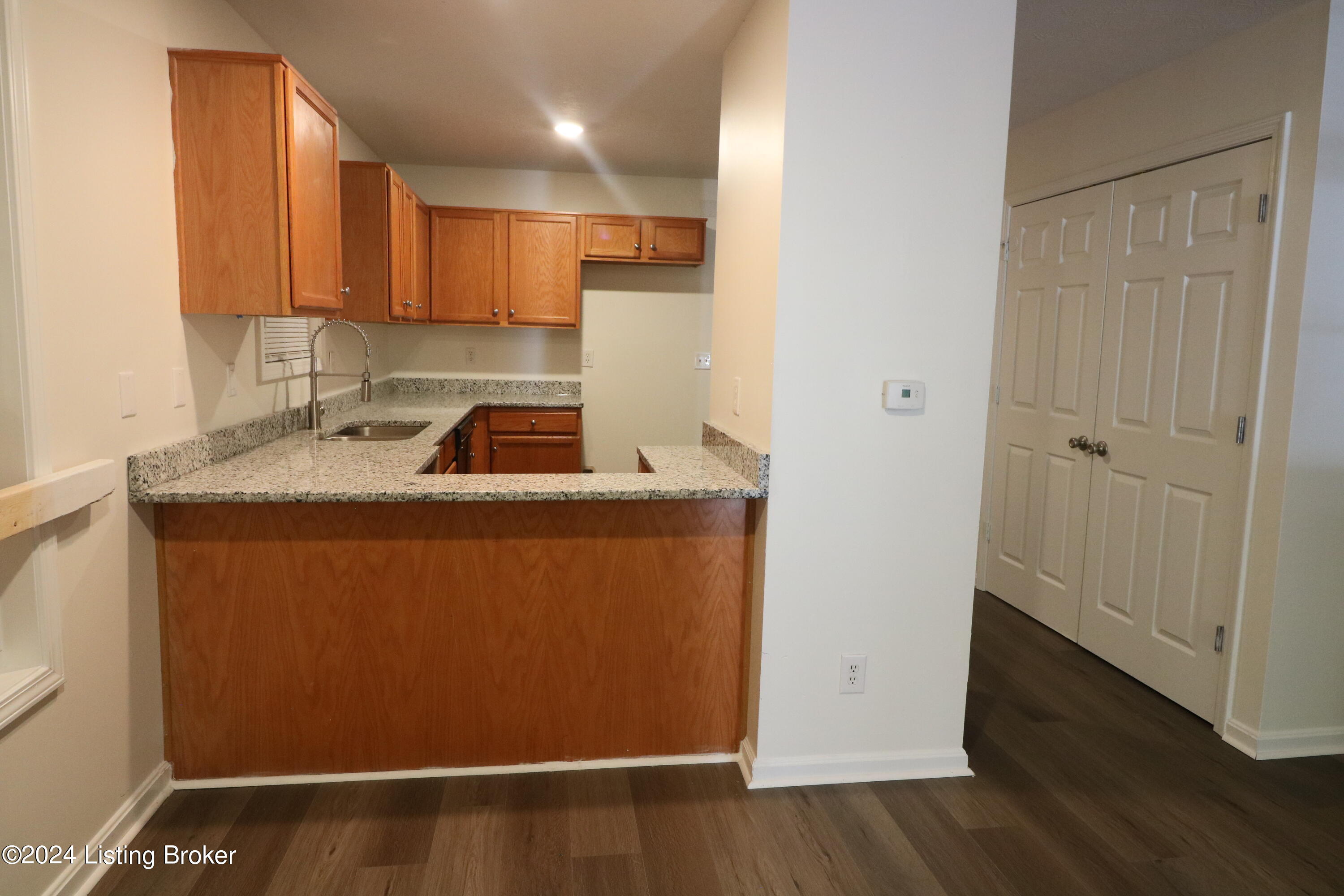 2008 W Market St Property Photo 6