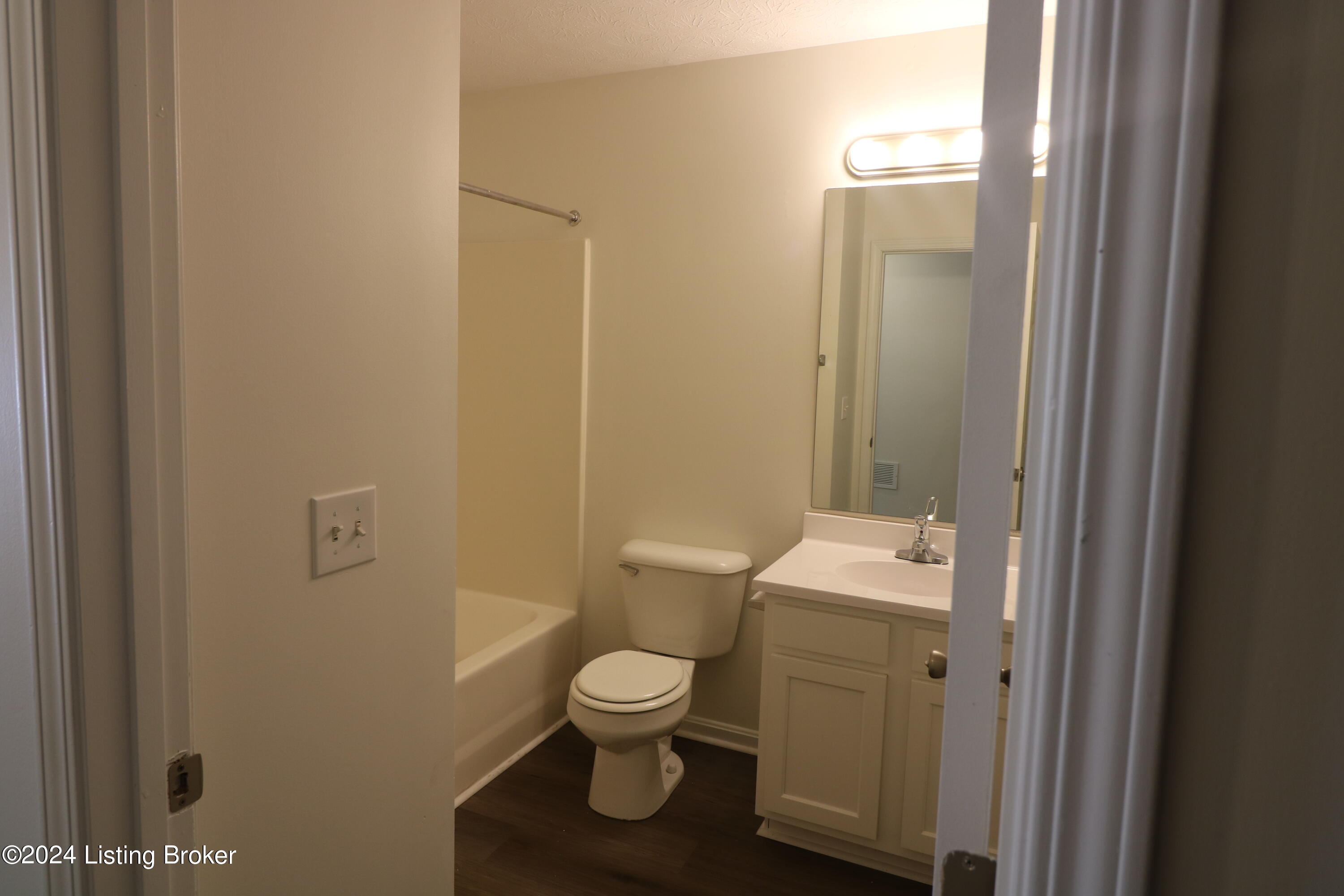 2008 W Market St Property Photo 12