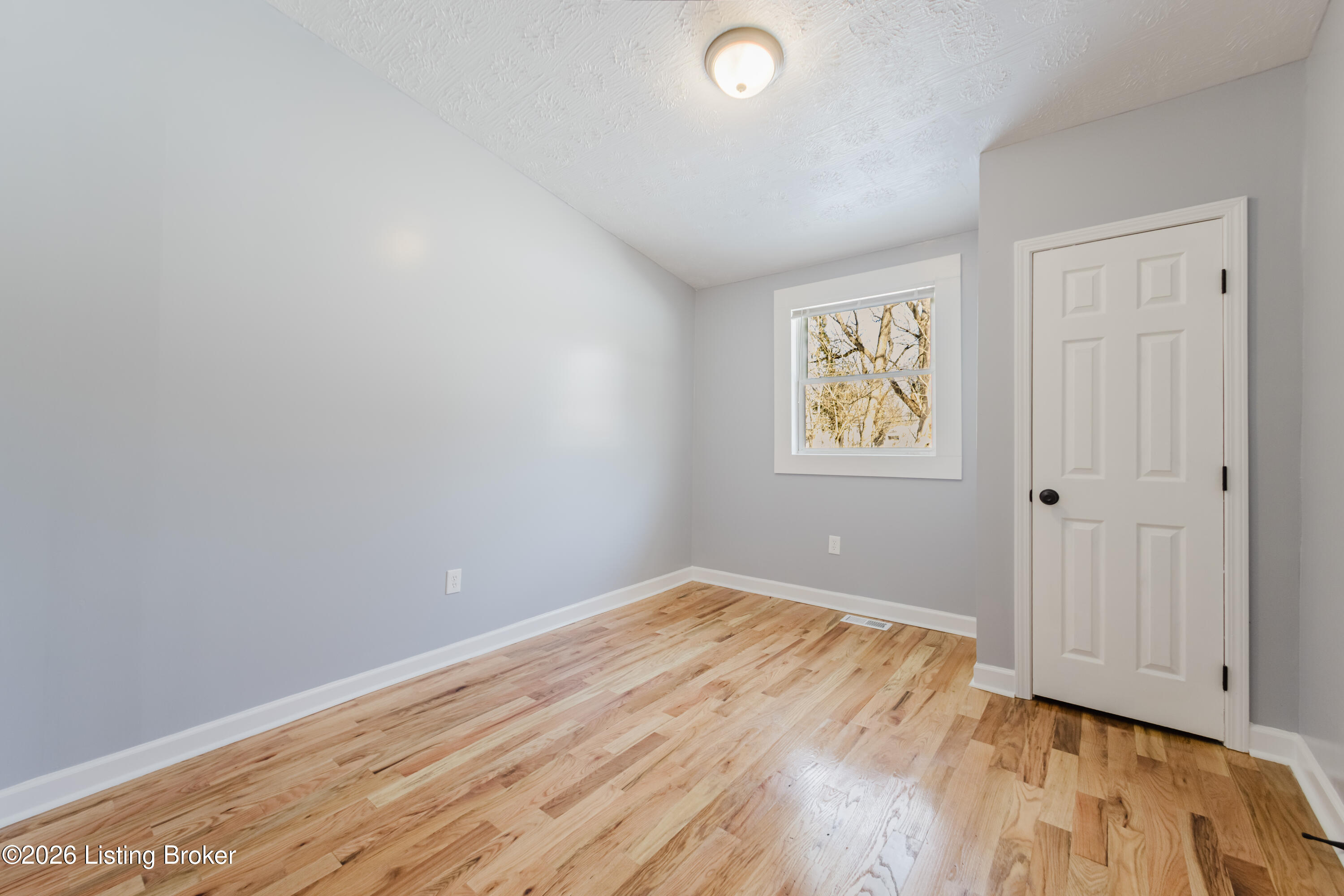 2639 Greenwood Ave Property Photo 13