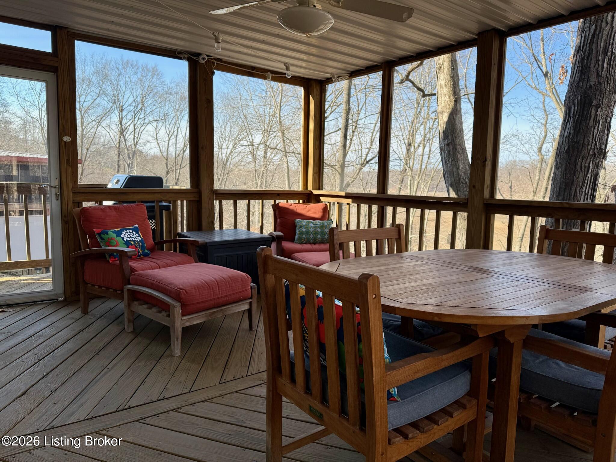 45 Oak Tree Cir Property Photo 17