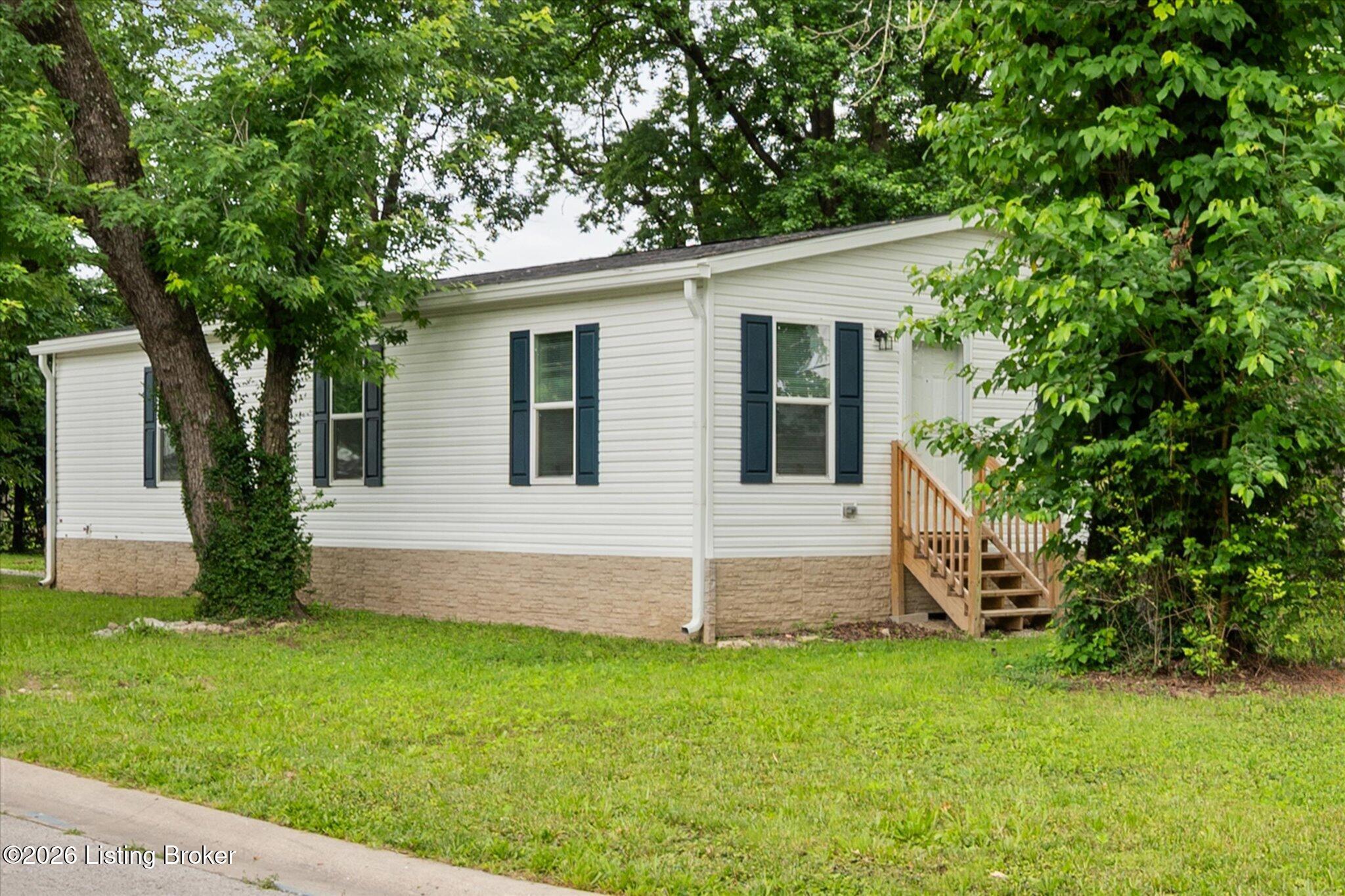 221 Williams St Property Photo 2