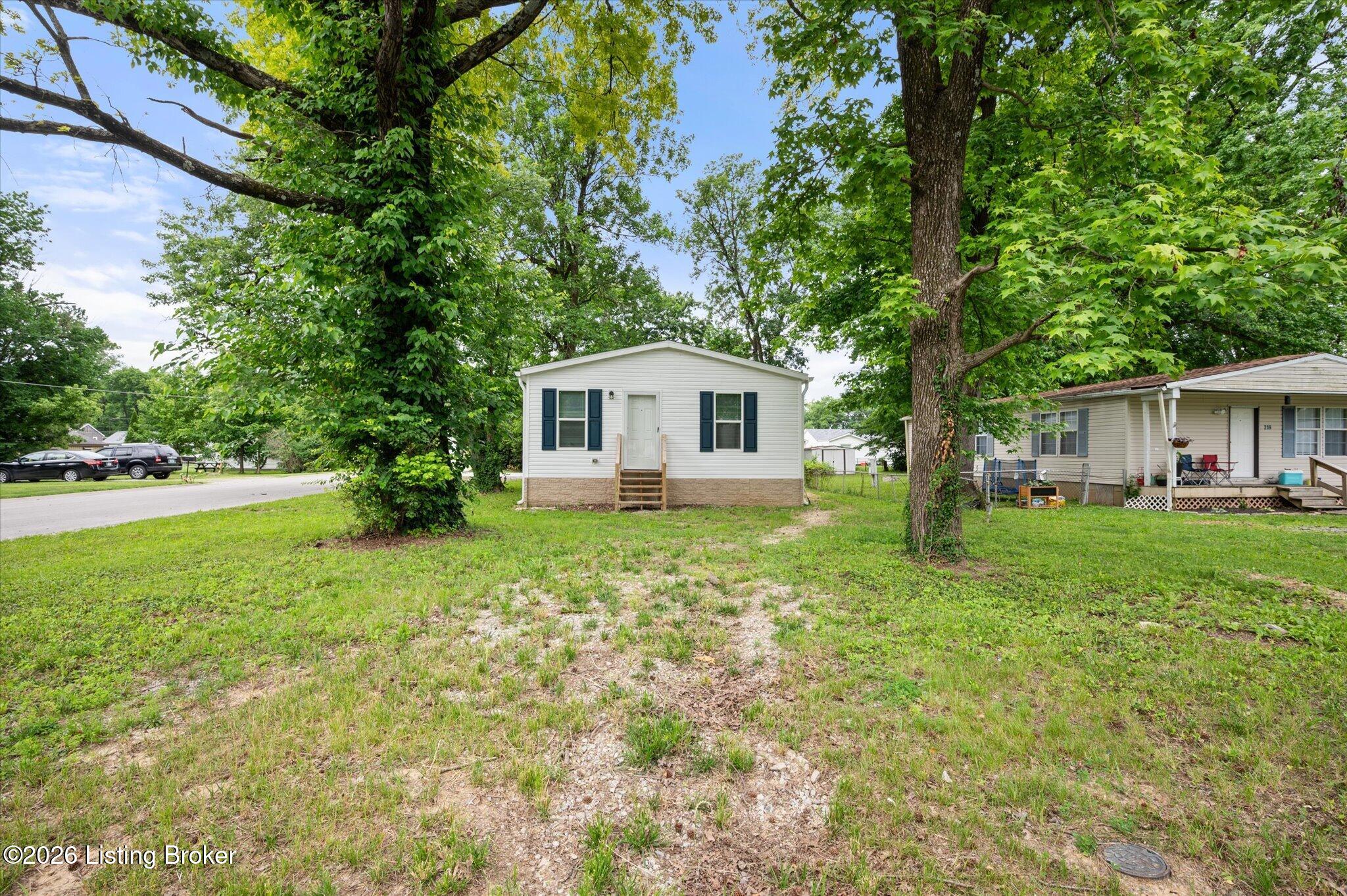 221 Williams St Property Photo 4