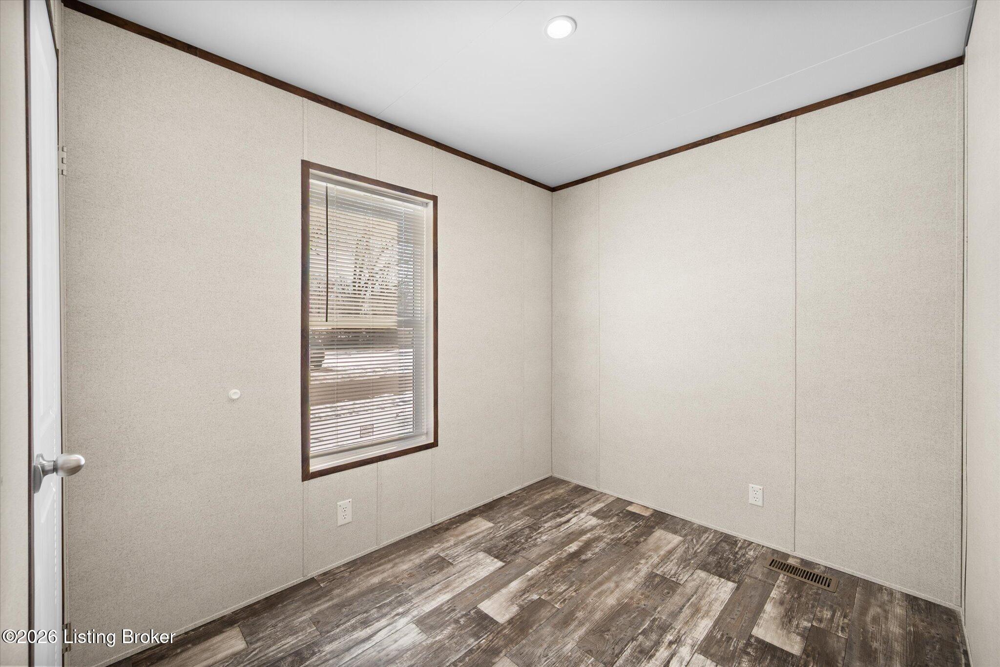 221 Williams St Property Photo 20