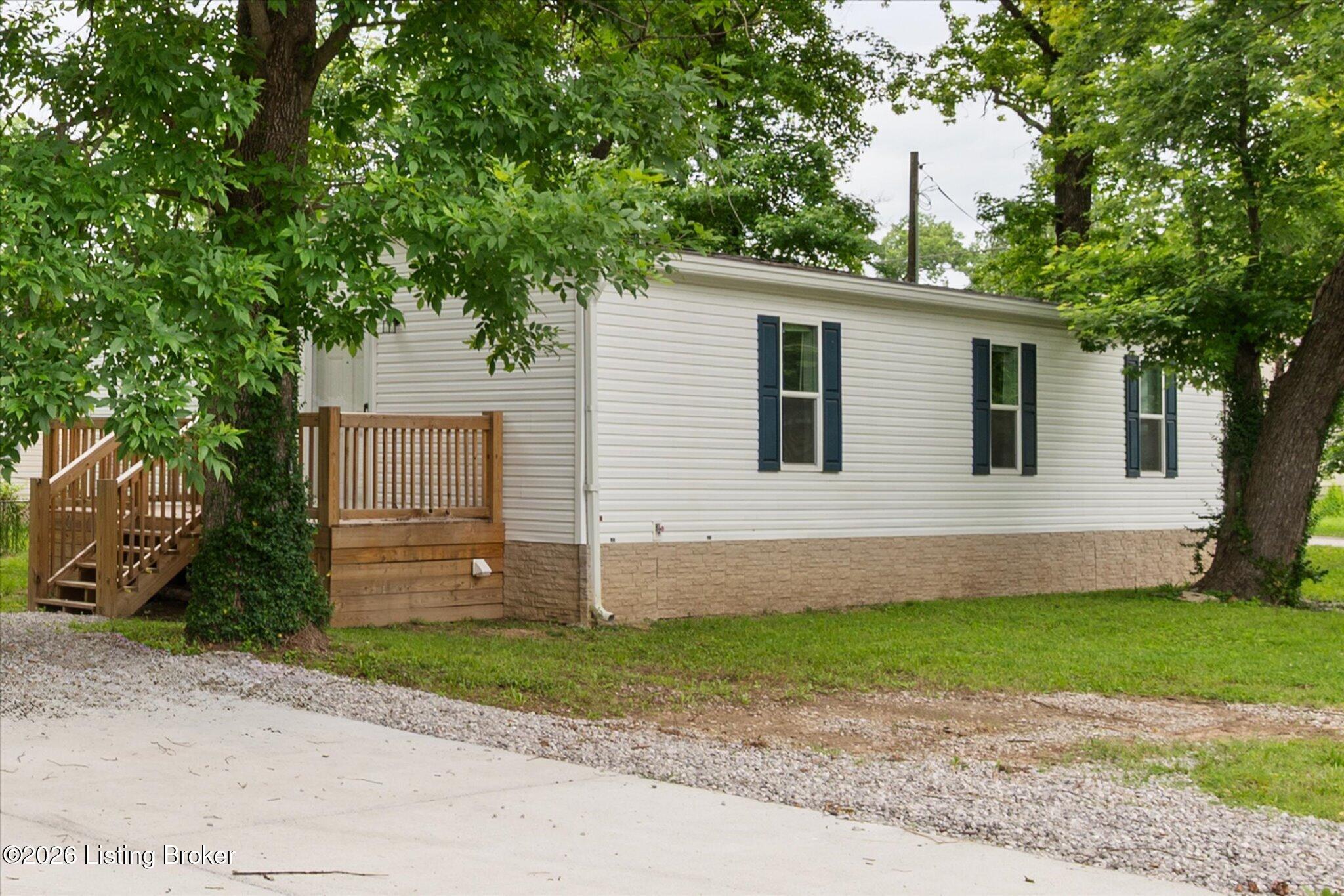 221 Williams St Property Photo 27