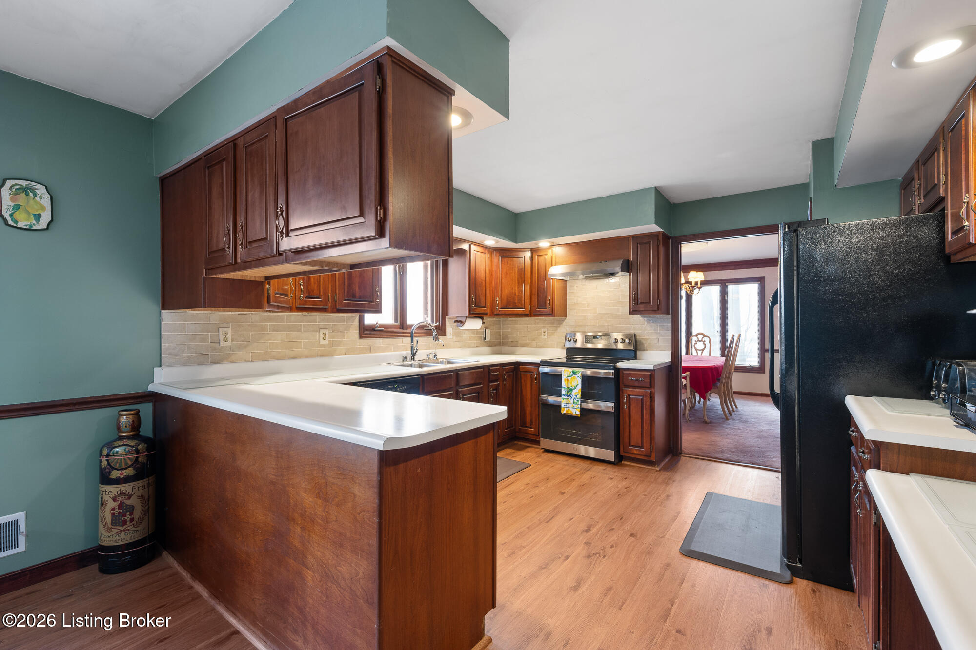 1800 Rudy Ln Property Photo 12