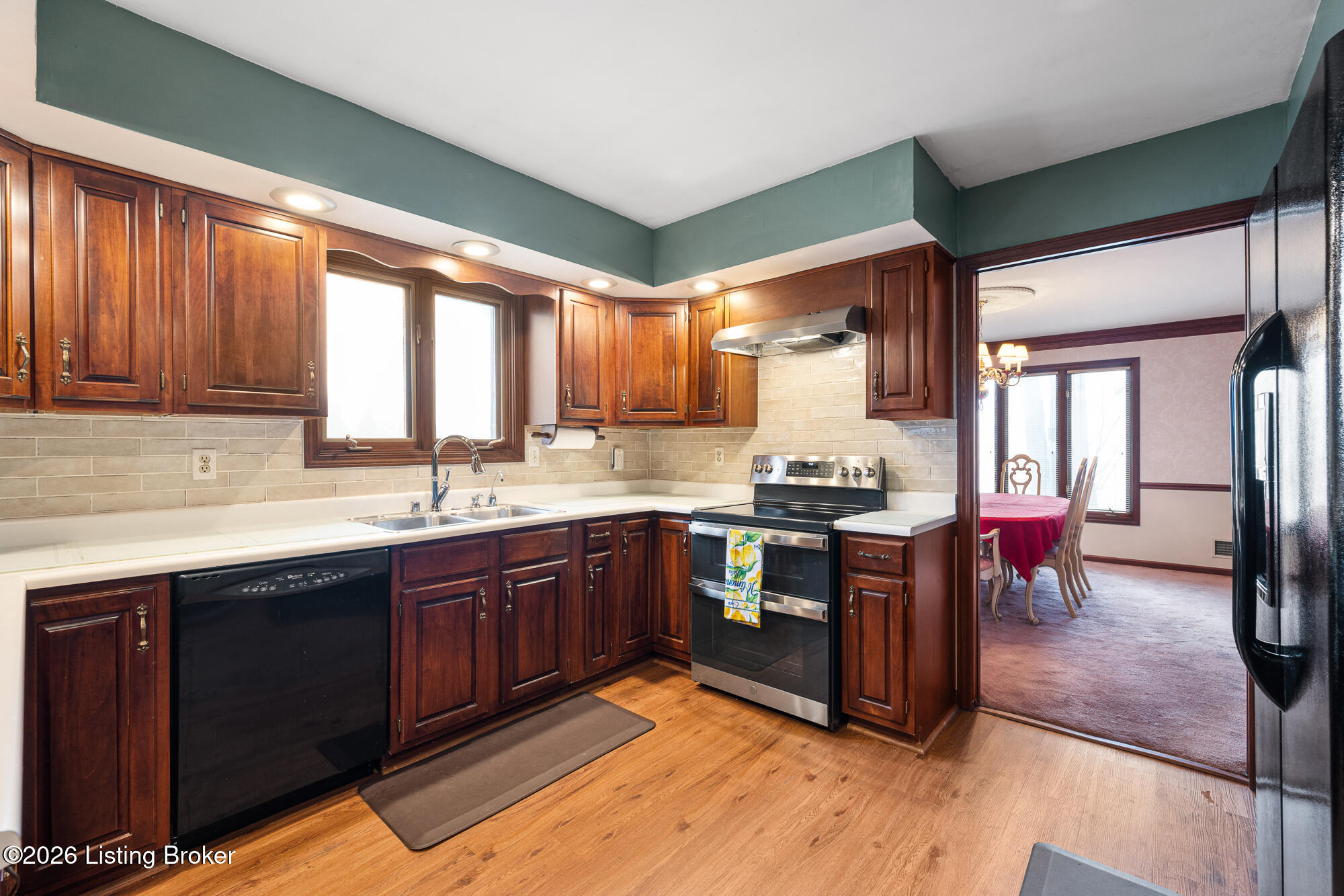 1800 Rudy Ln Property Photo 14