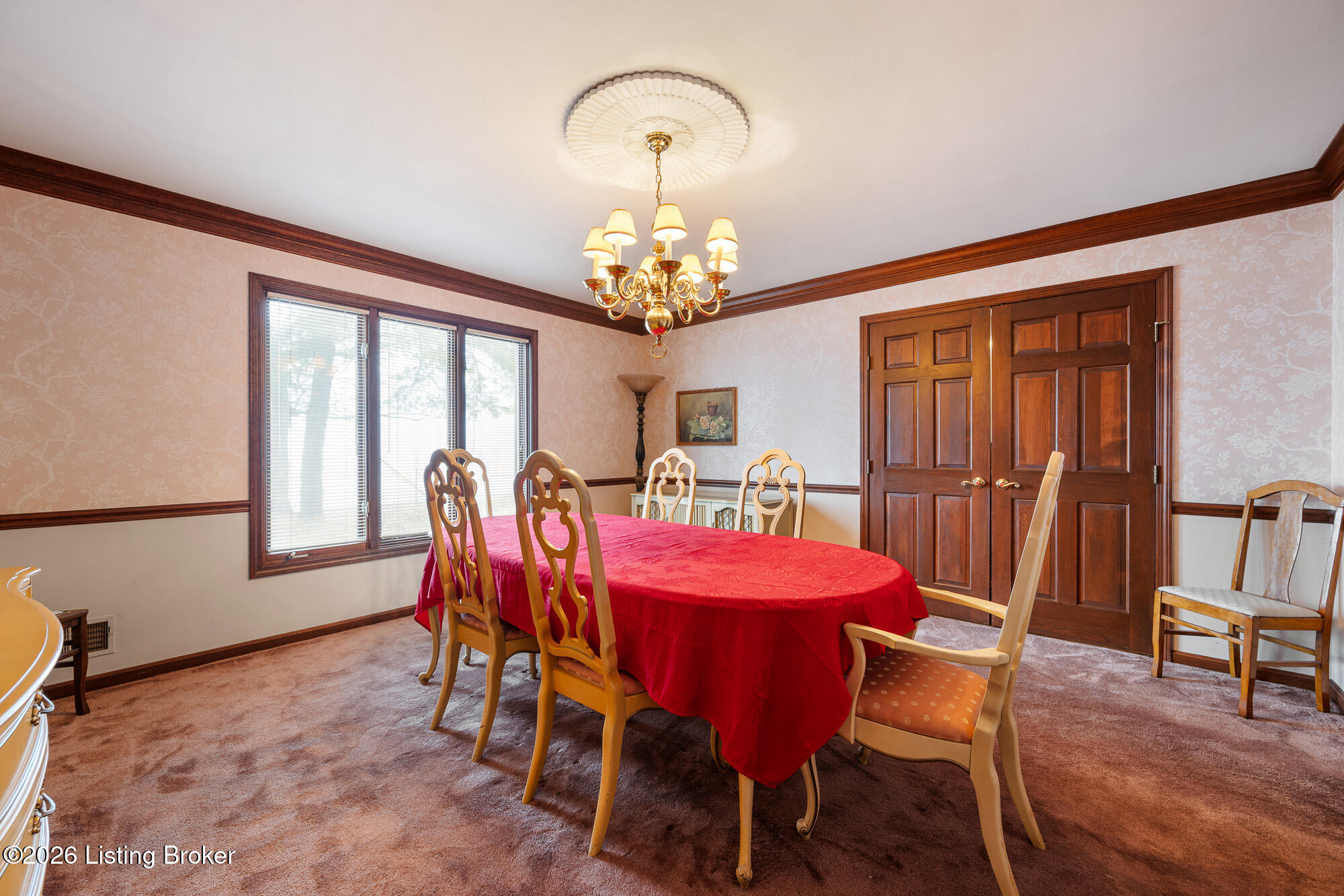 1800 Rudy Ln Property Photo 17