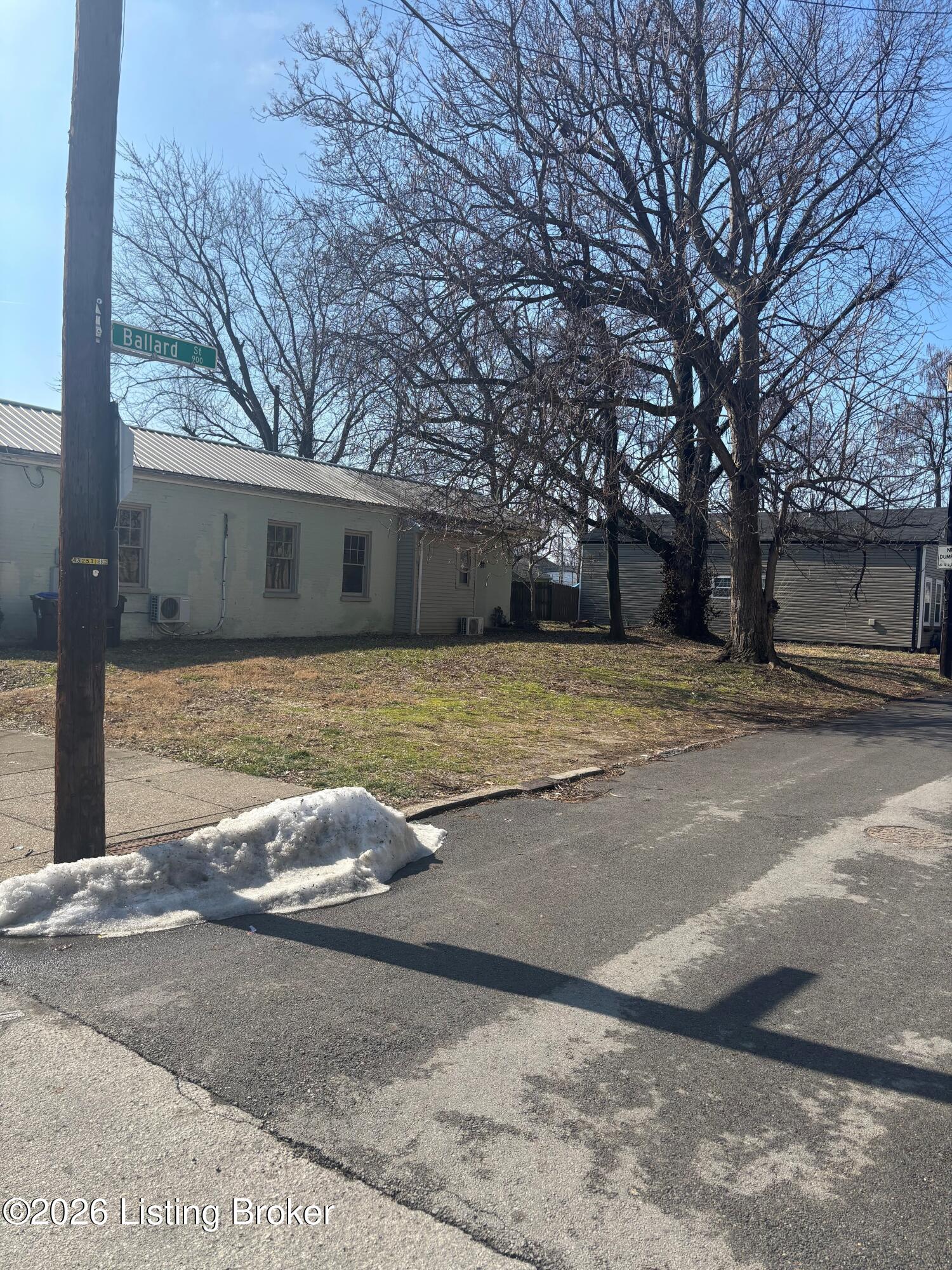 316 S Wenzel St Property Photo 2