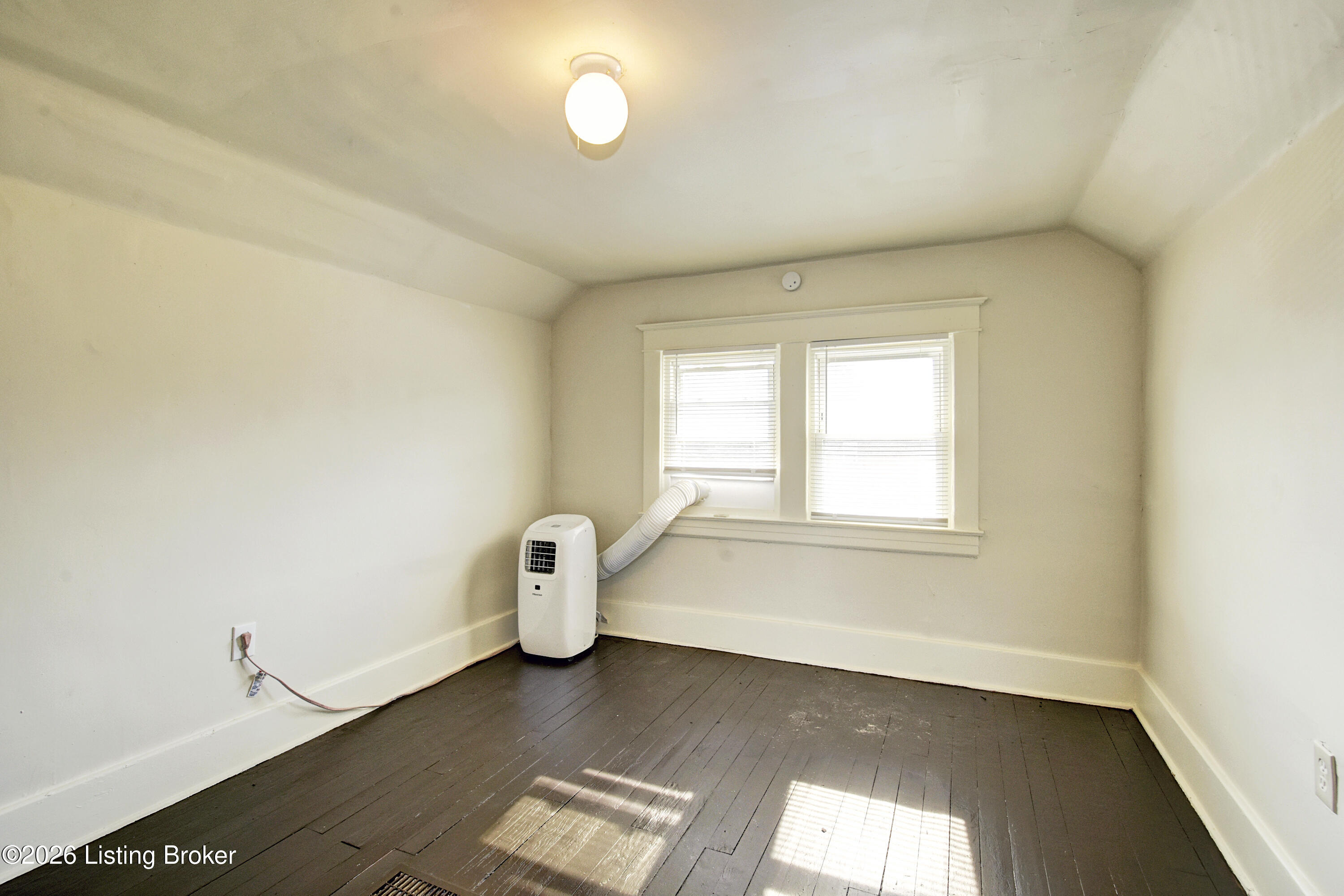 1114 Cecil Ave Property Photo 20
