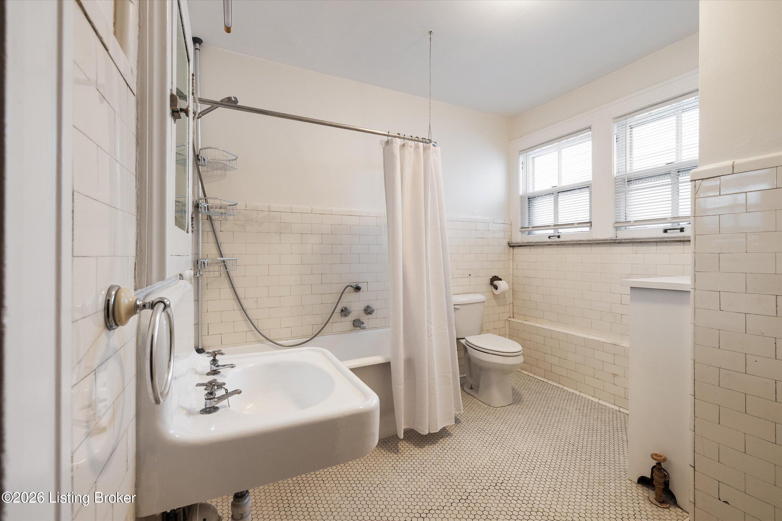 1401 E Breckinridge St Property Photo 17