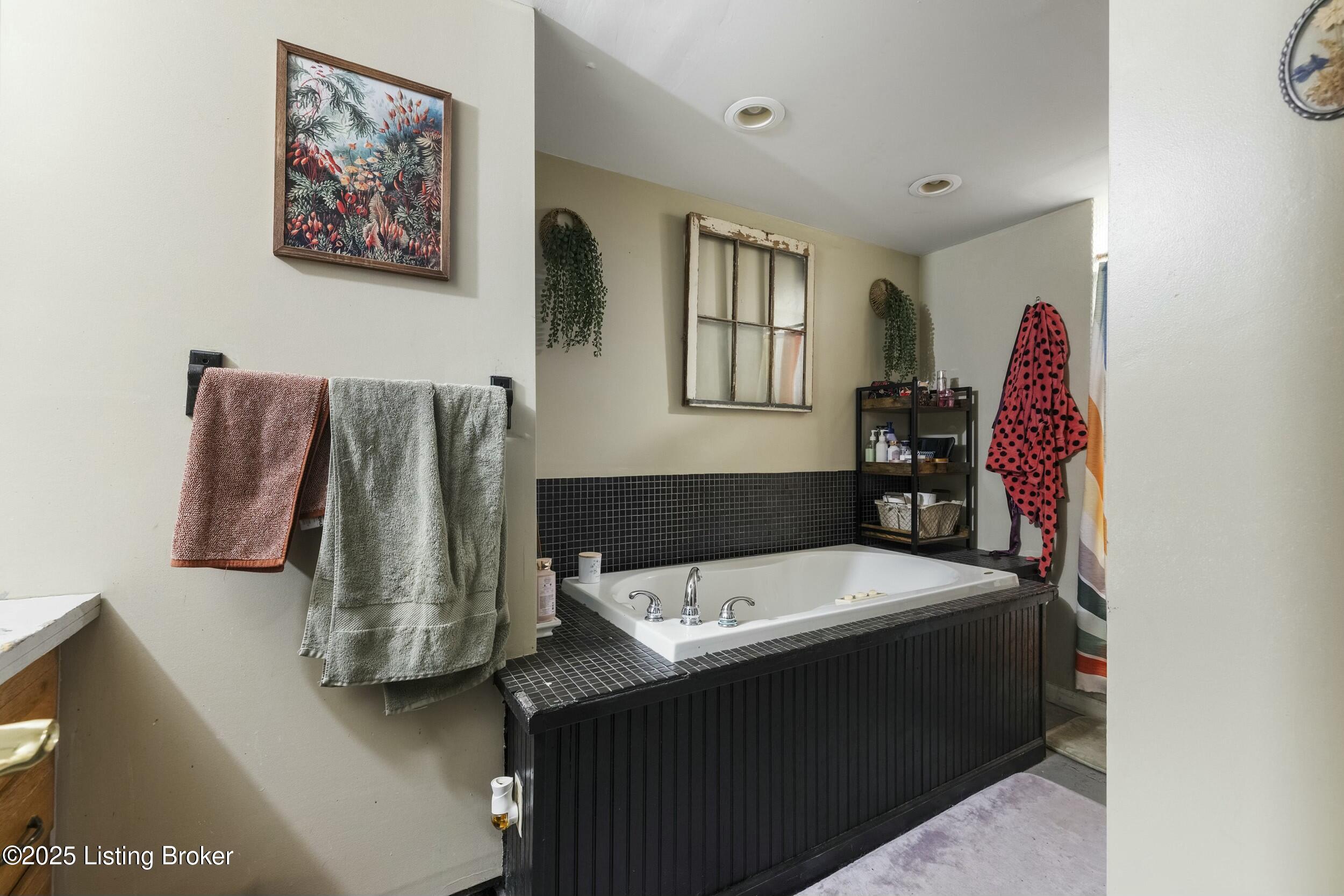 1401 E Breckinridge St Property Photo 43