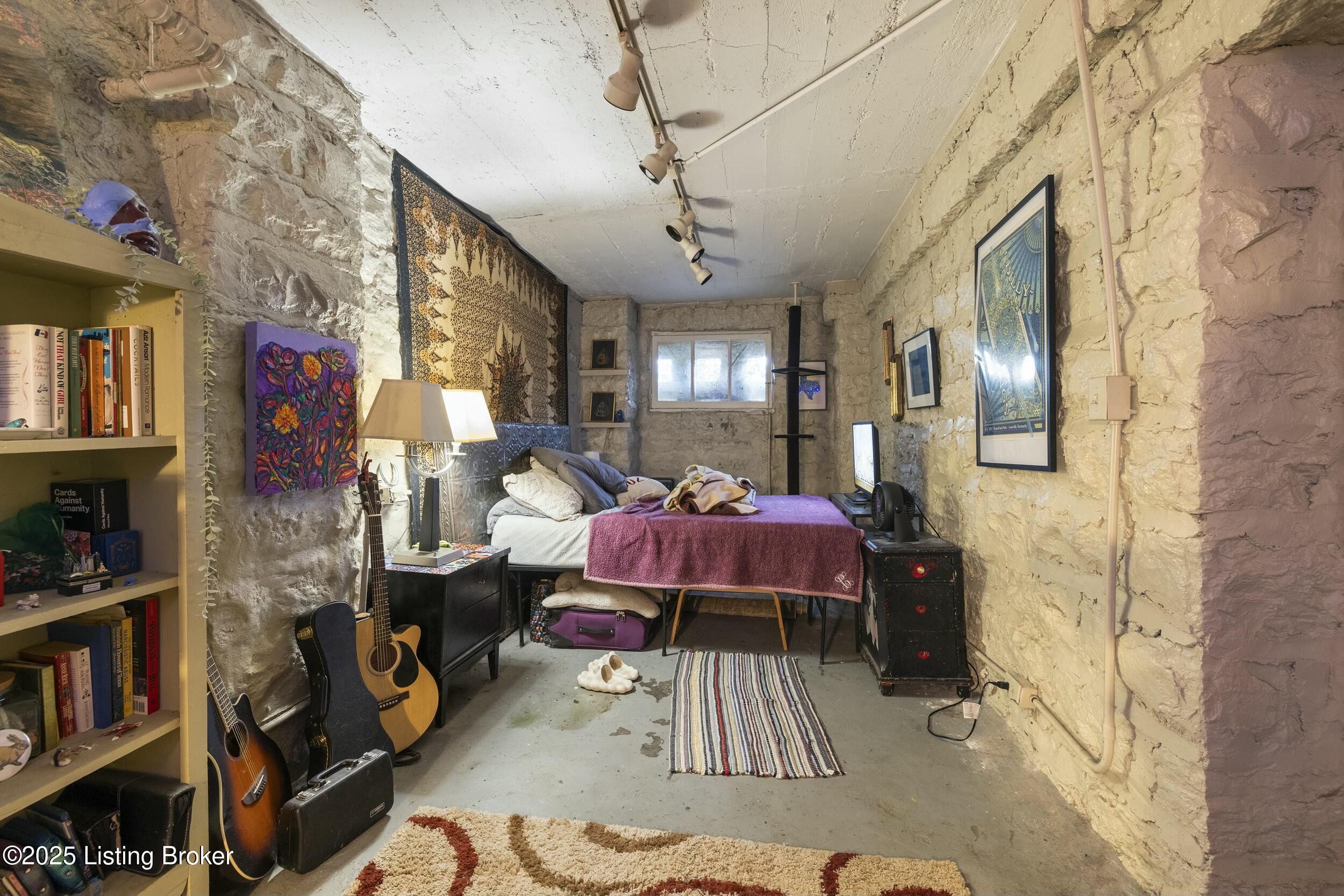 1401 E Breckinridge St Property Photo 45
