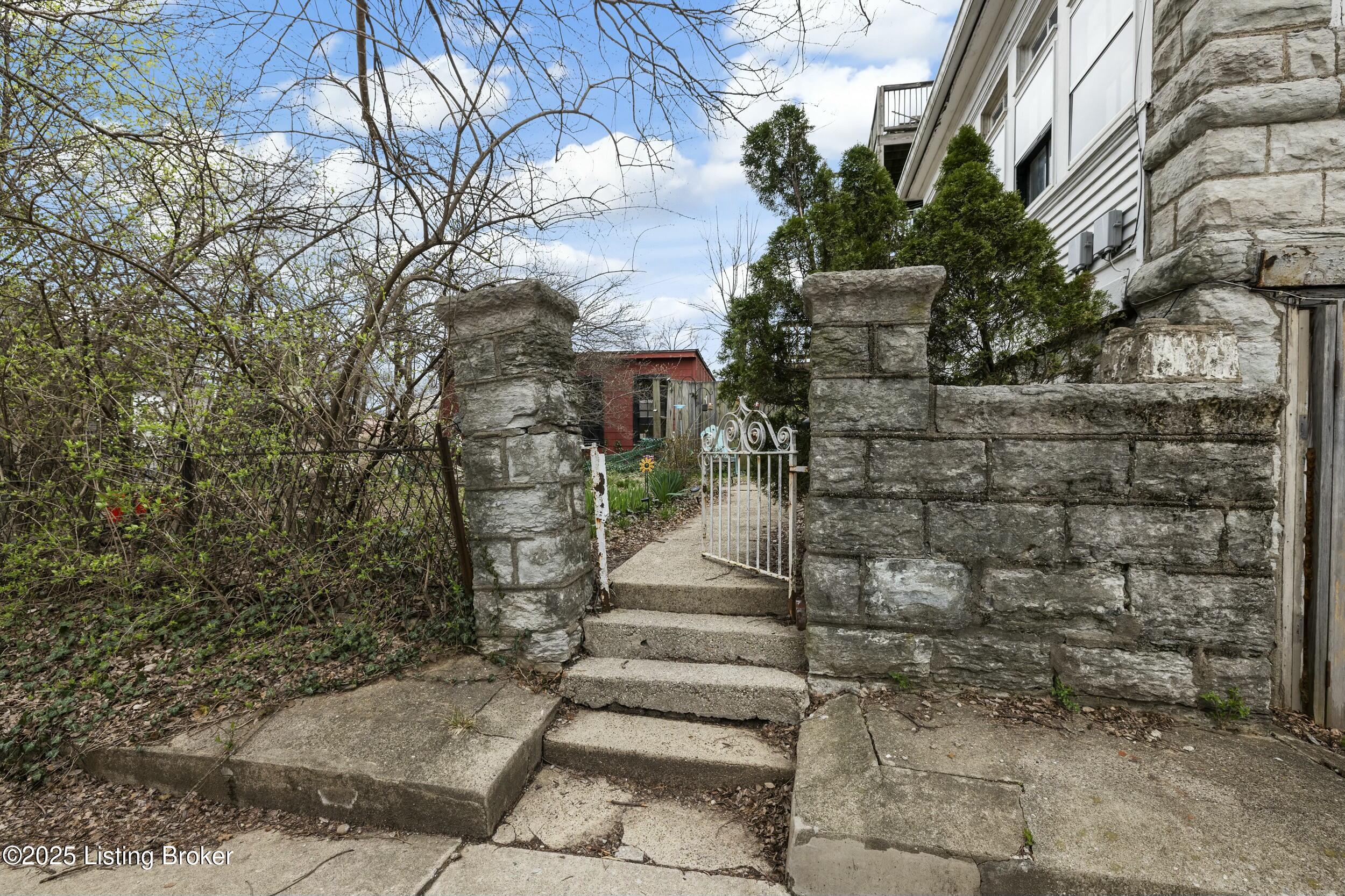 1401 E Breckinridge St Property Photo 49