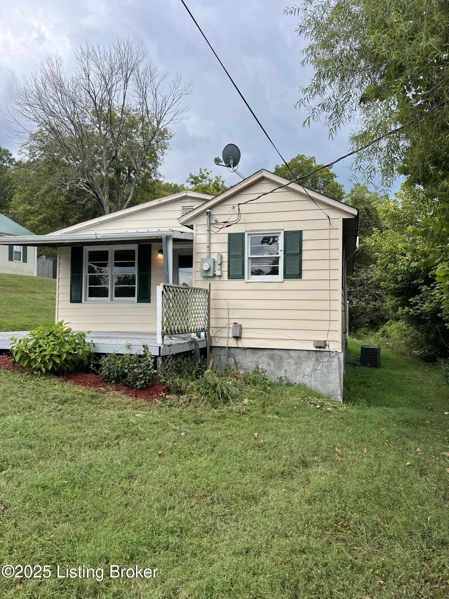 101 Cherry St Property Photo 4