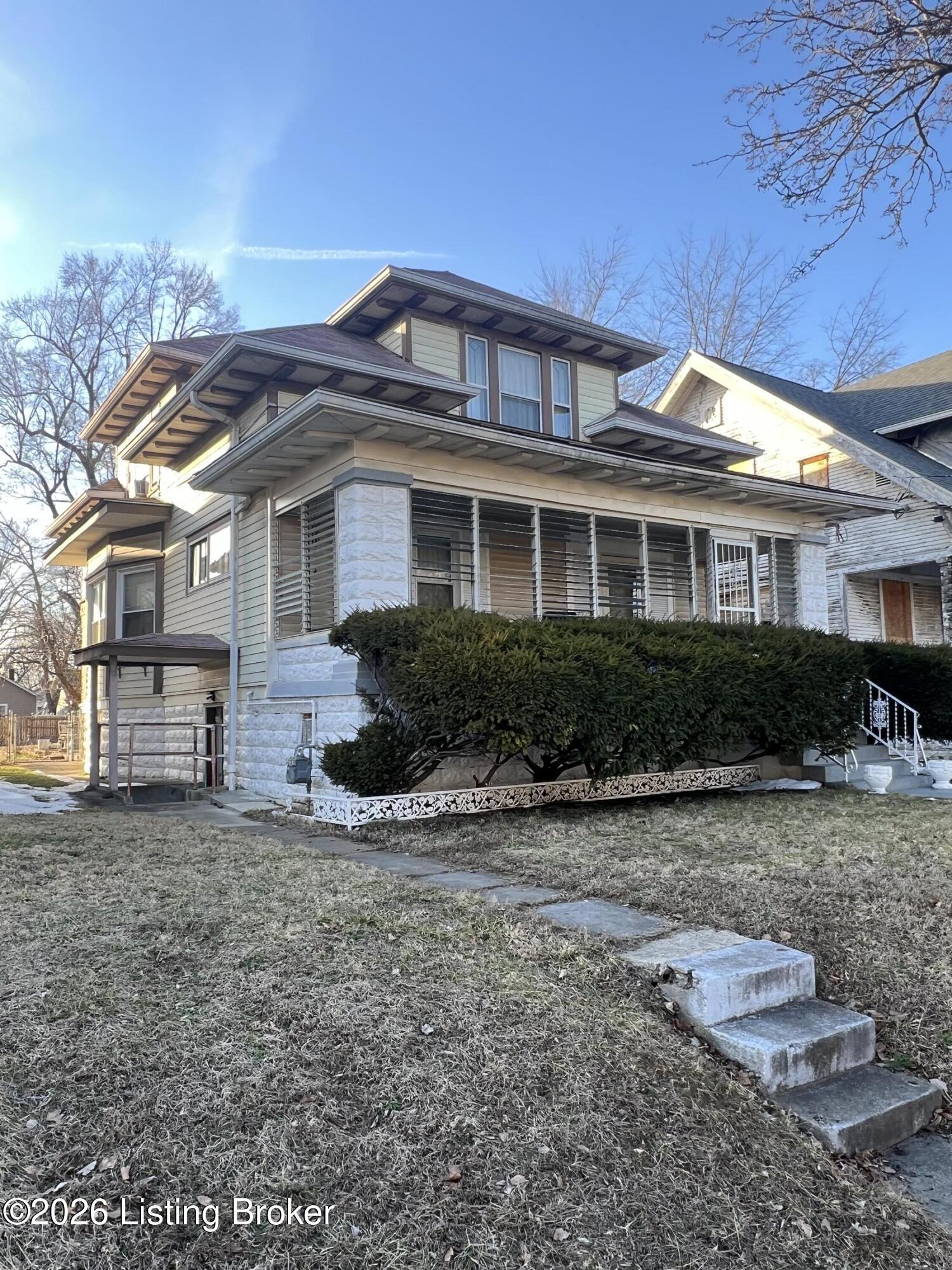 808 Cecil Ave Property Photo 3
