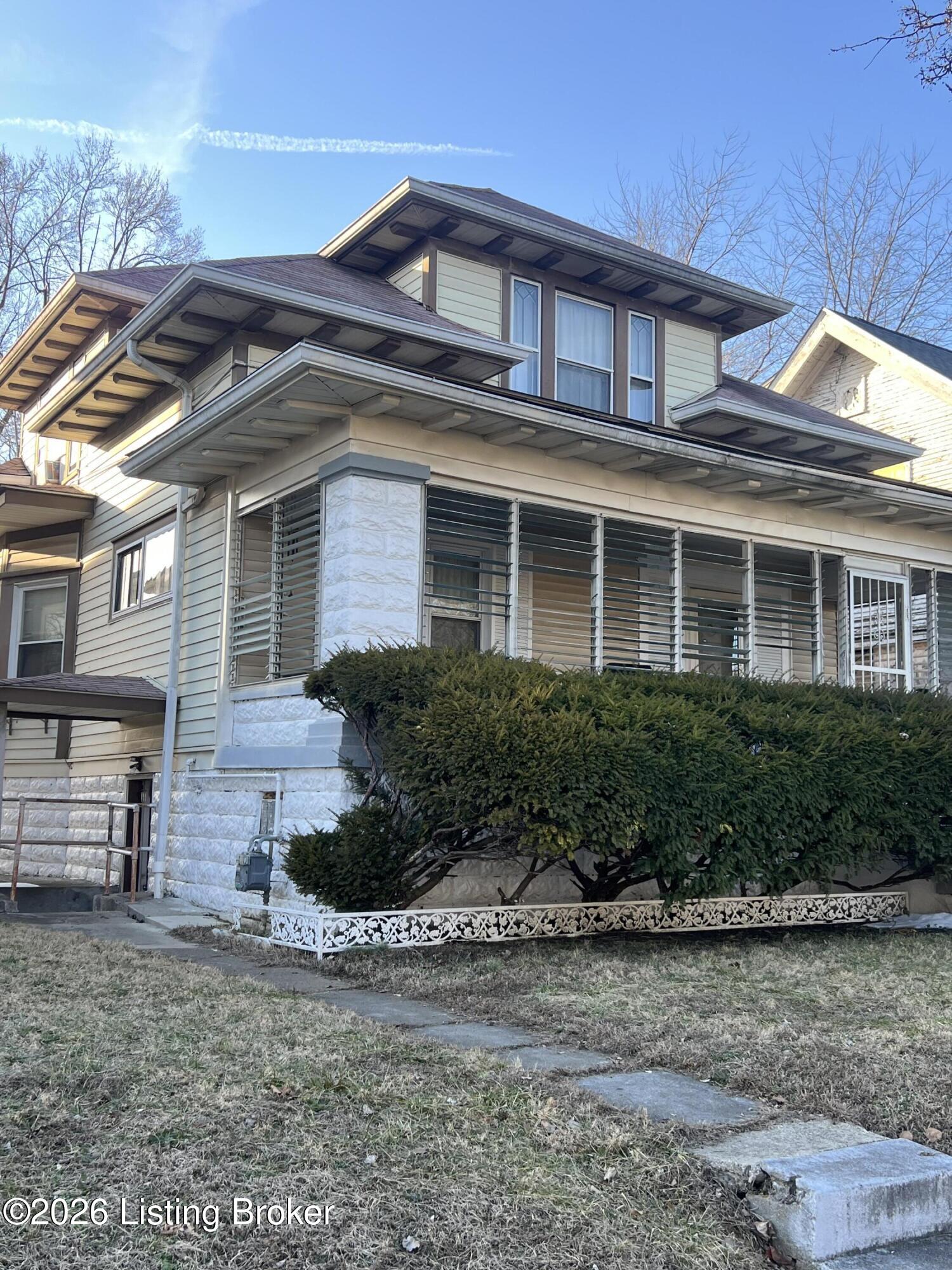 808 Cecil Ave Property Photo 4