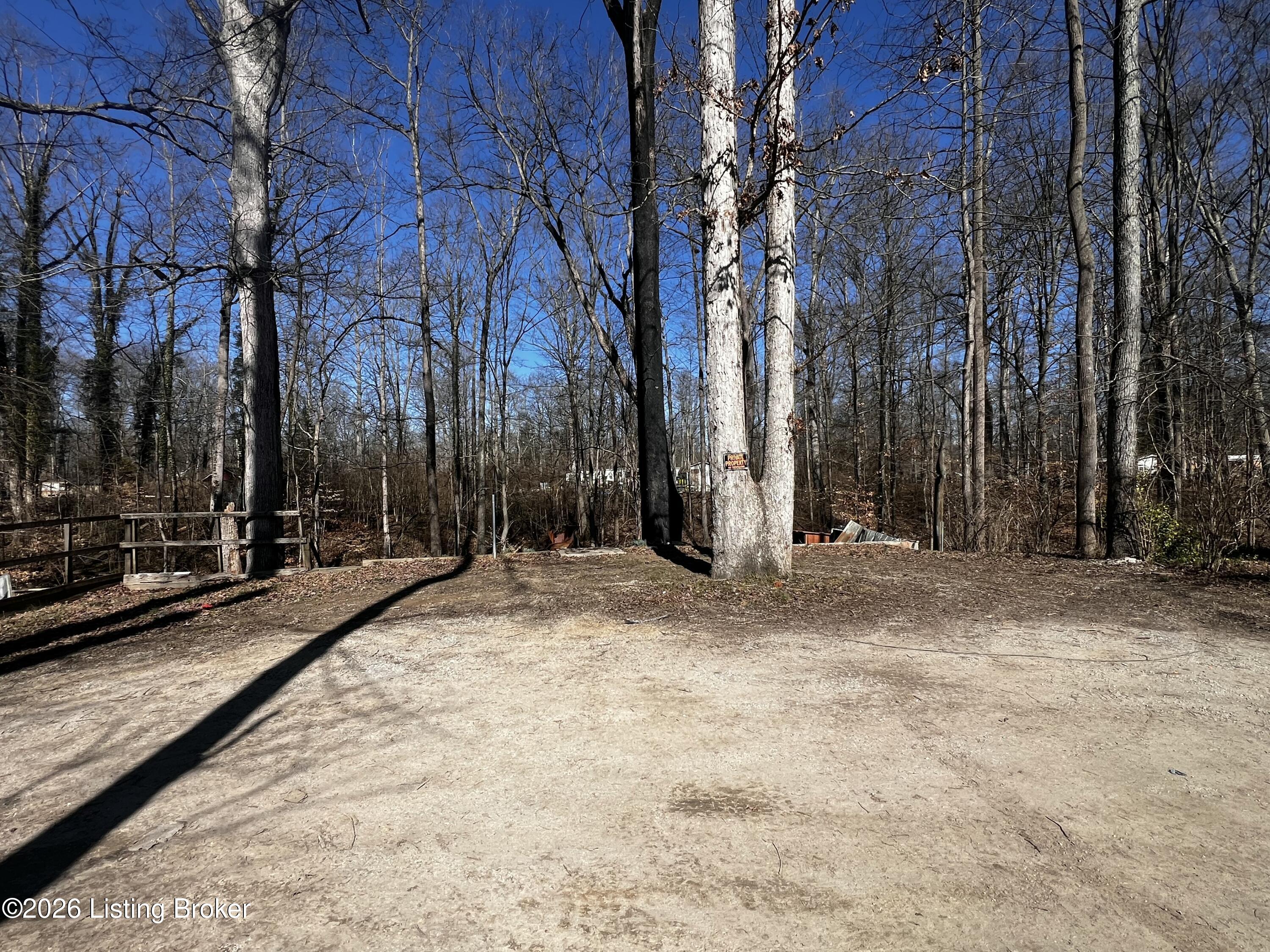 42 Blue Jay Ln Property Photo 3