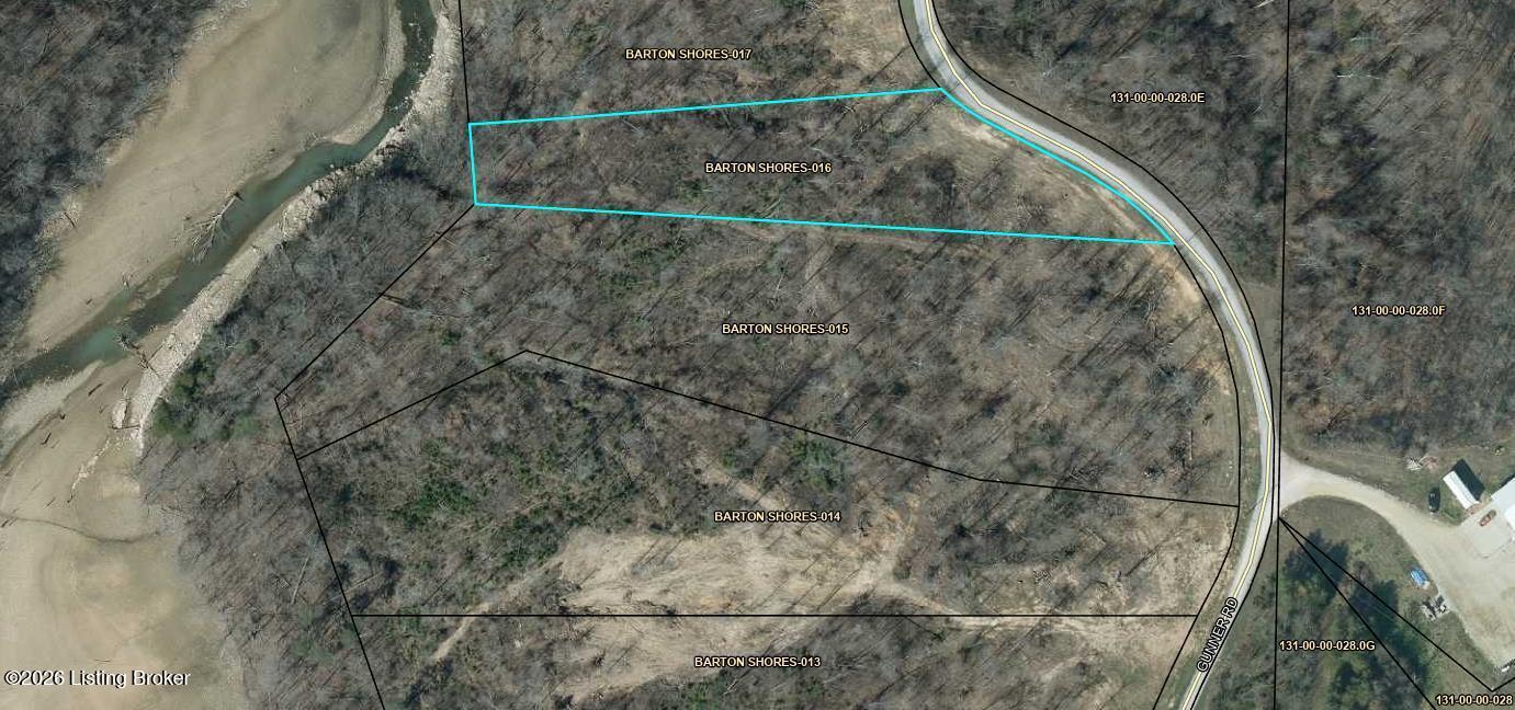 563 Gunner Rd Property Photo 3