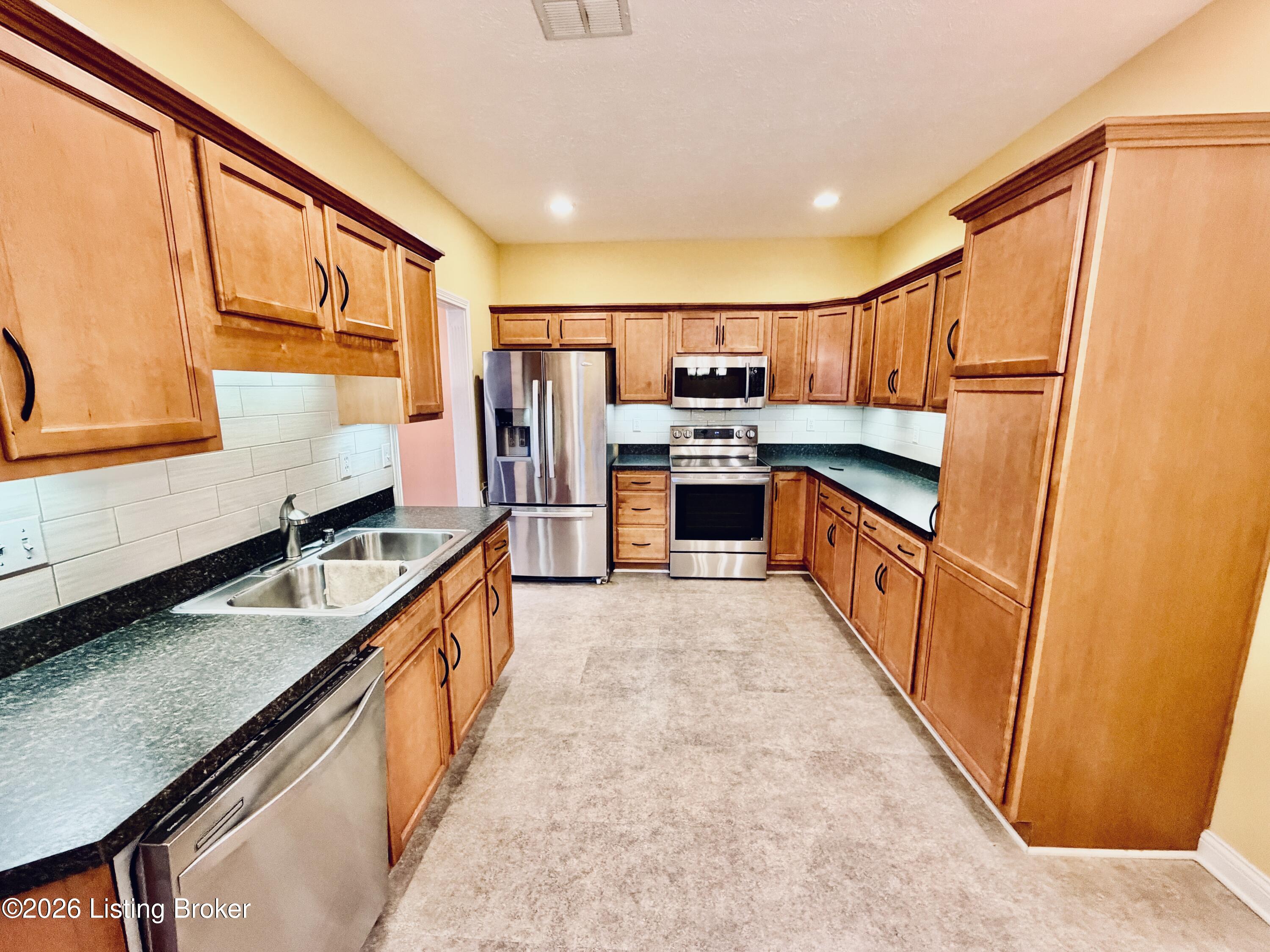 141 Chase Way 207 Property Photo 16