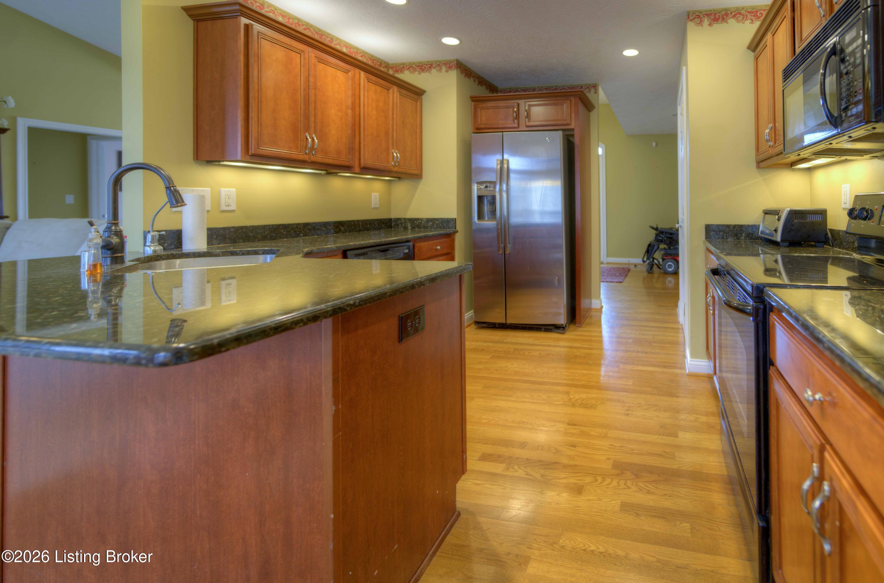 5125 Oaklawn Park Dr Property Photo 6