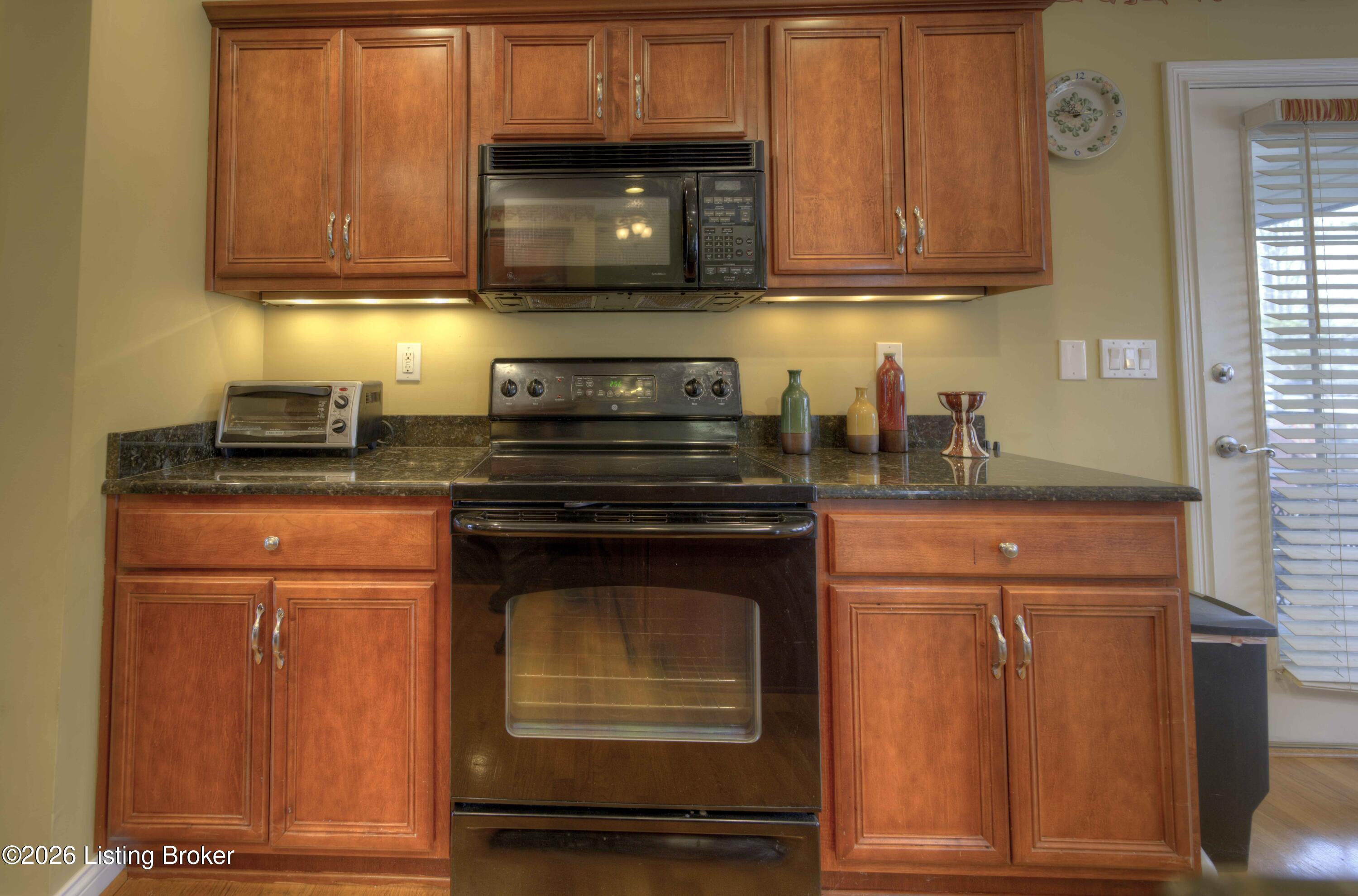5125 Oaklawn Park Dr Property Photo 7