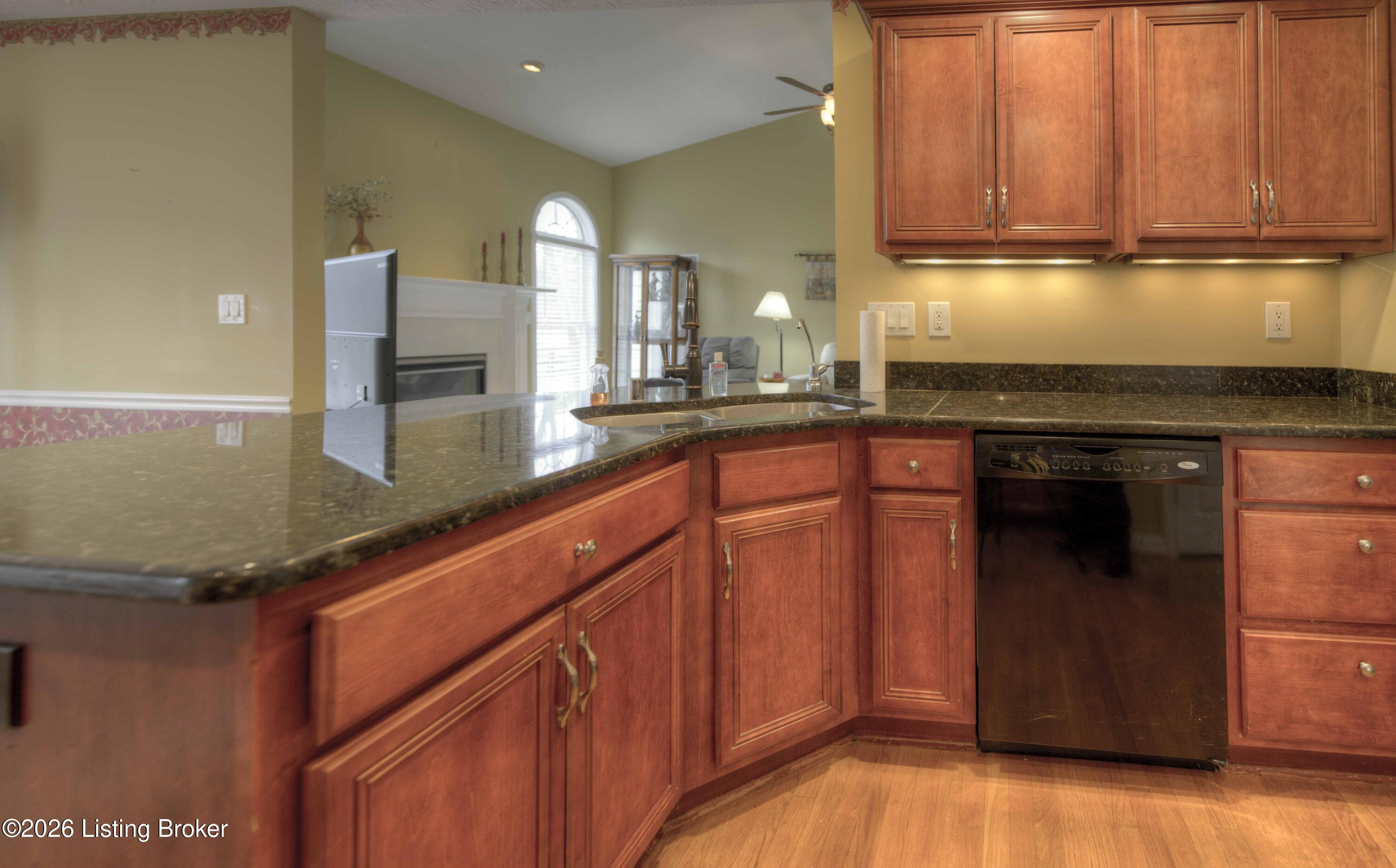 5125 Oaklawn Park Dr Property Photo 8