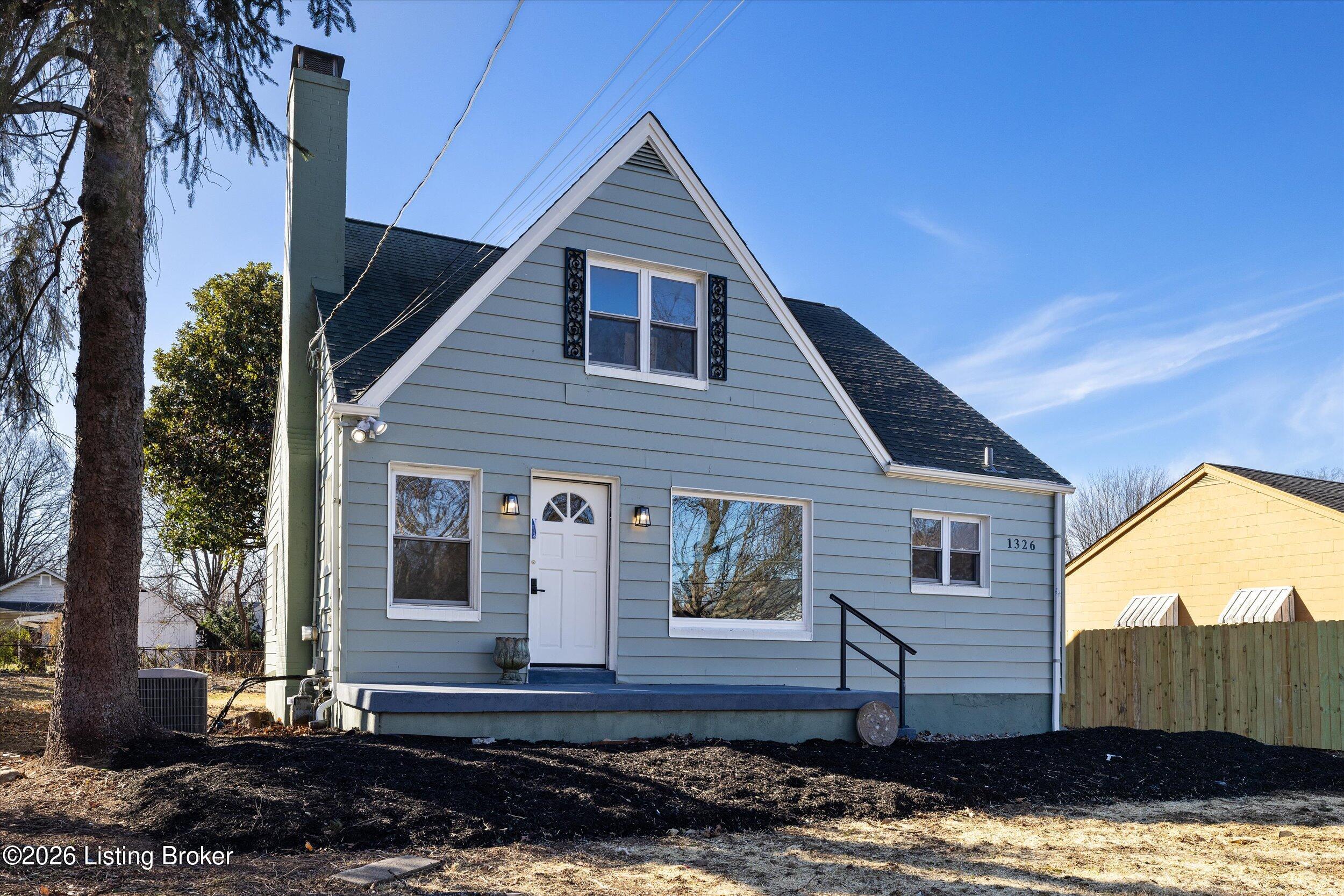 1326 Phyllis Ave Property Photo 2