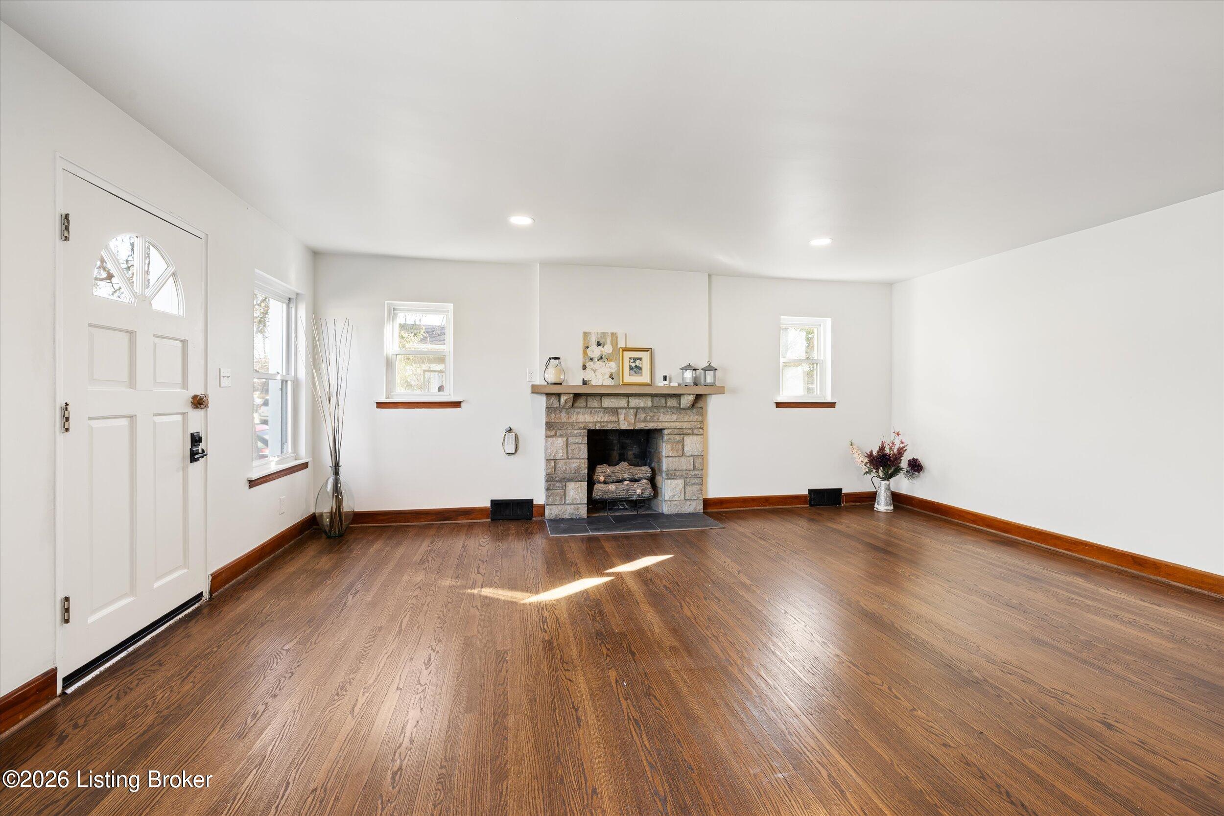 1326 Phyllis Ave Property Photo 8