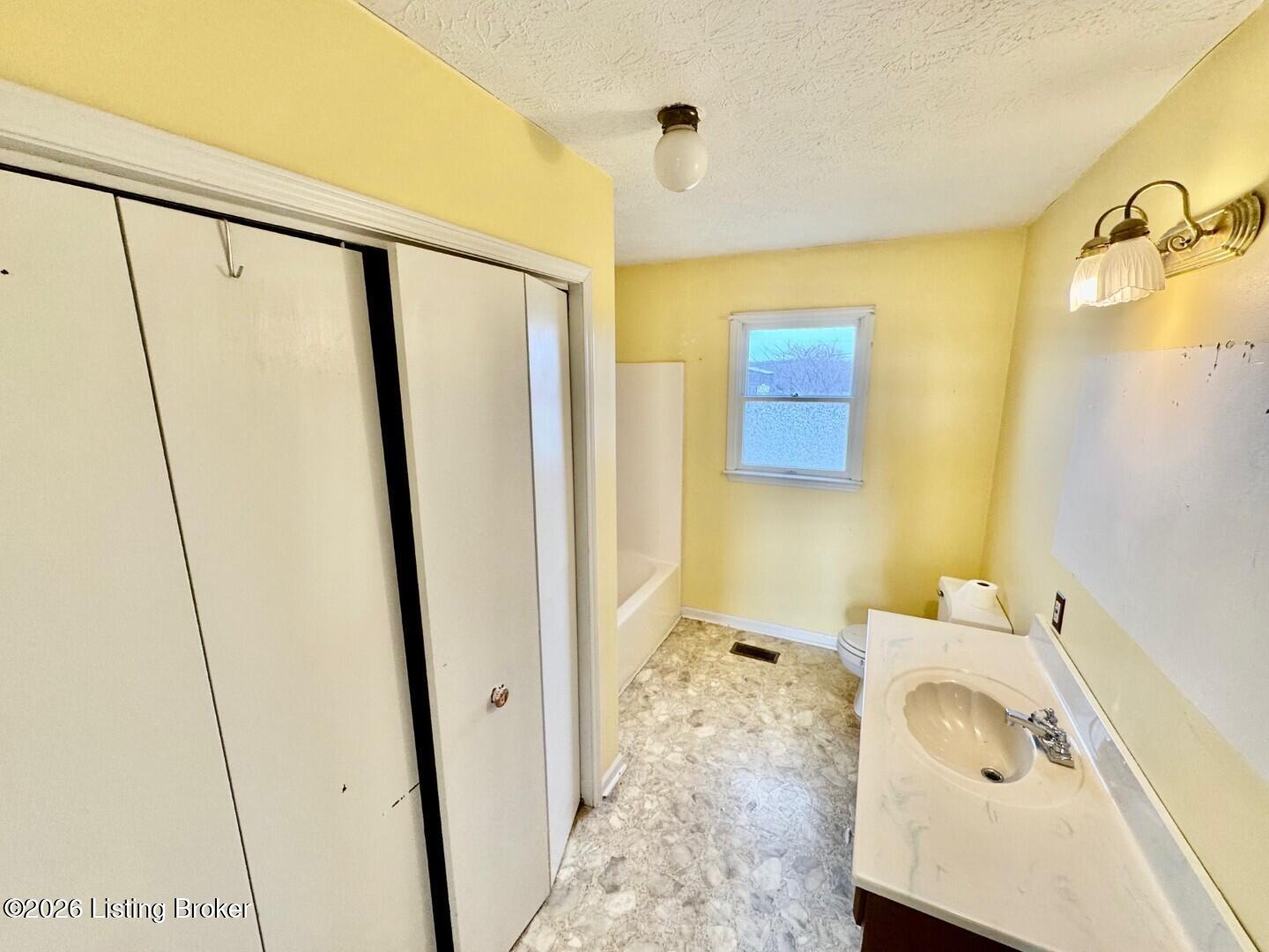 3390 Polin Rd Property Photo 10