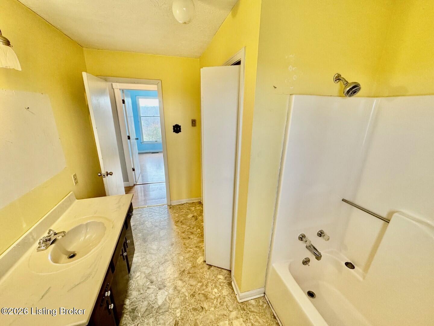 3390 Polin Rd Property Photo 11