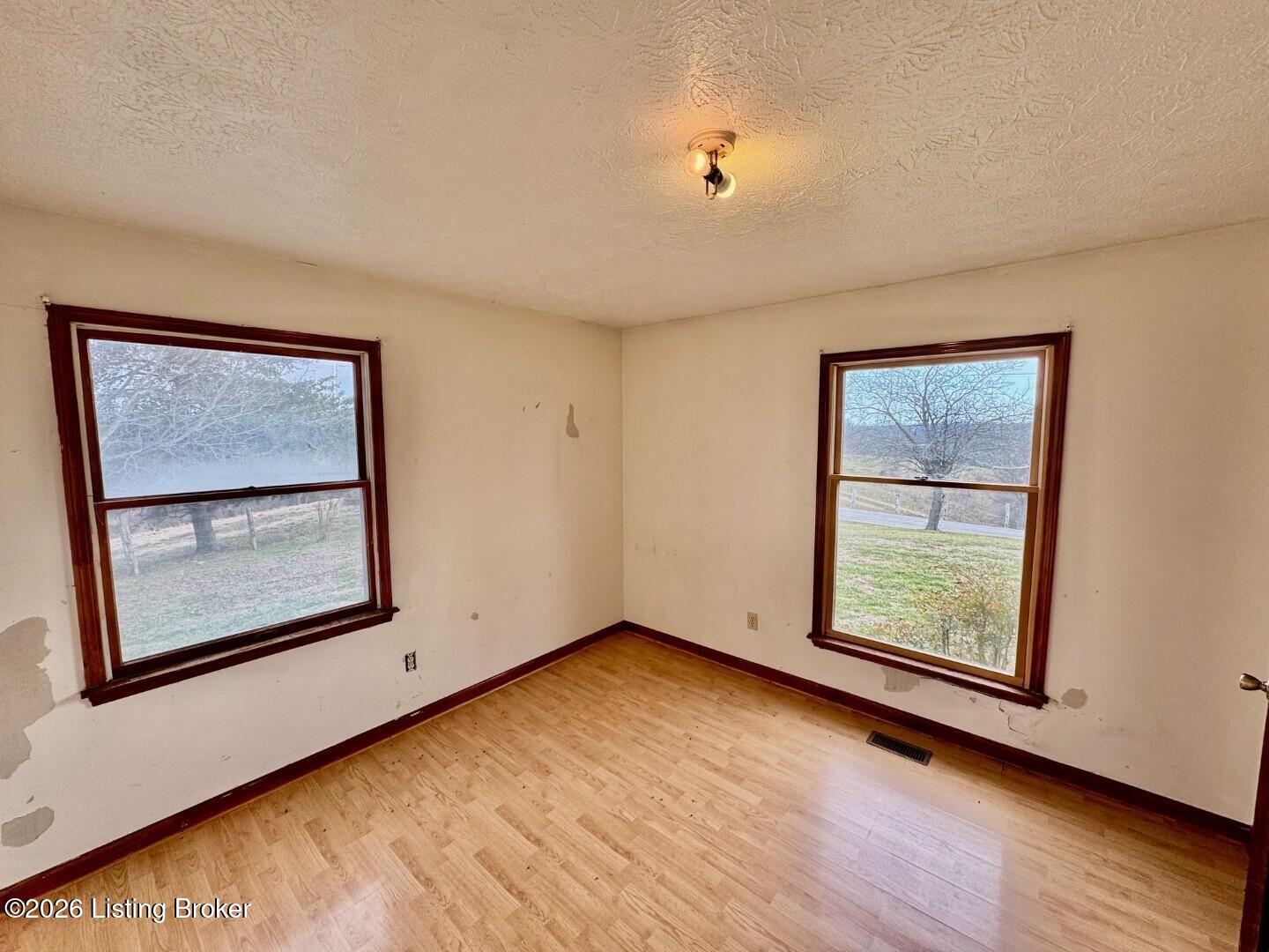 3390 Polin Rd Property Photo 13
