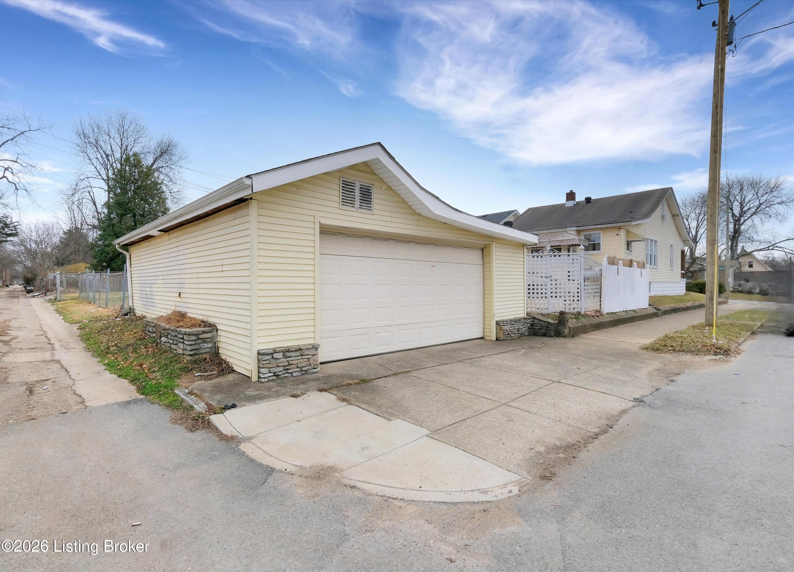 2343 Hale Ave Property Photo 23