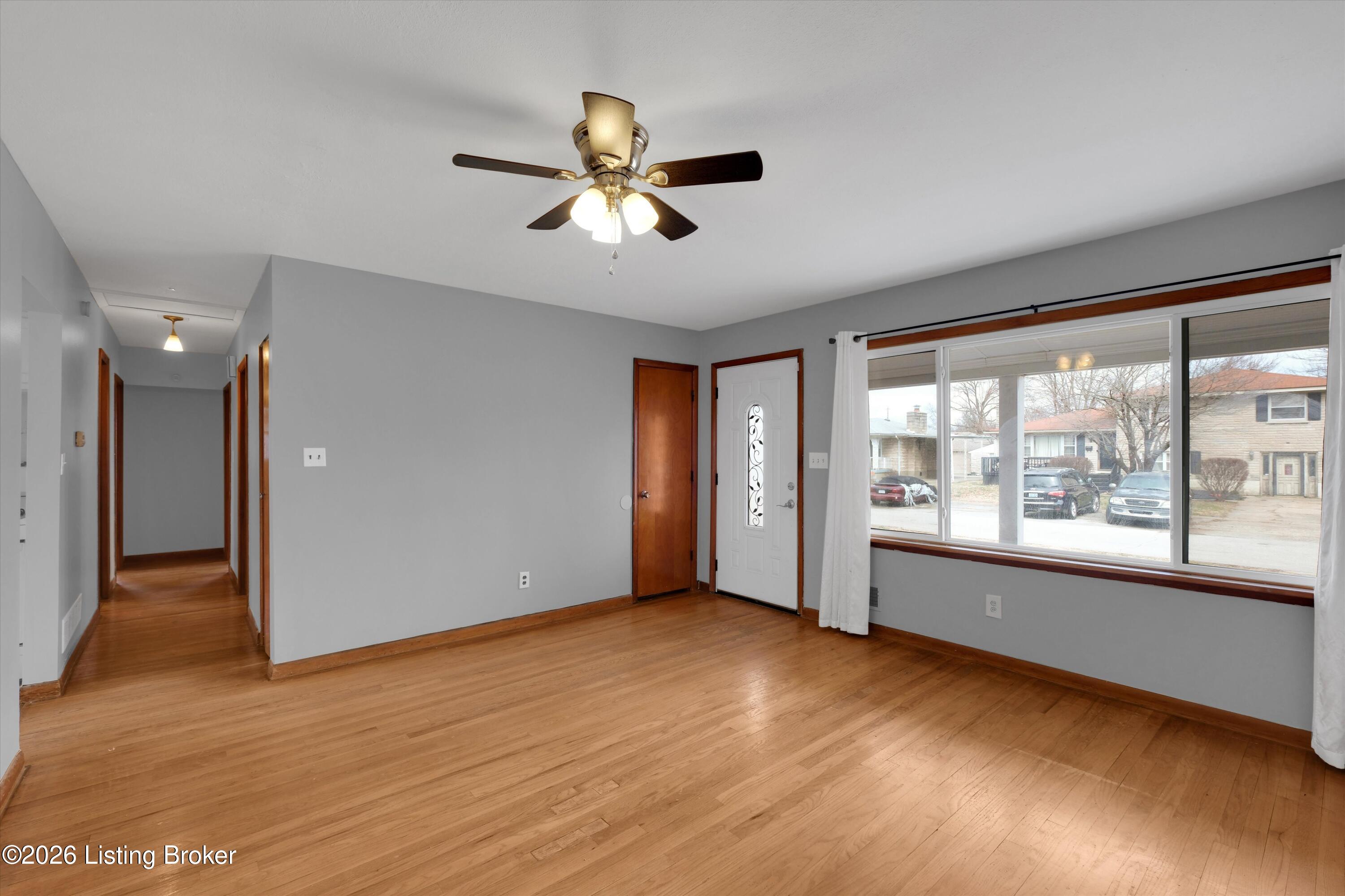 2322 Perth Dr Property Photo 3
