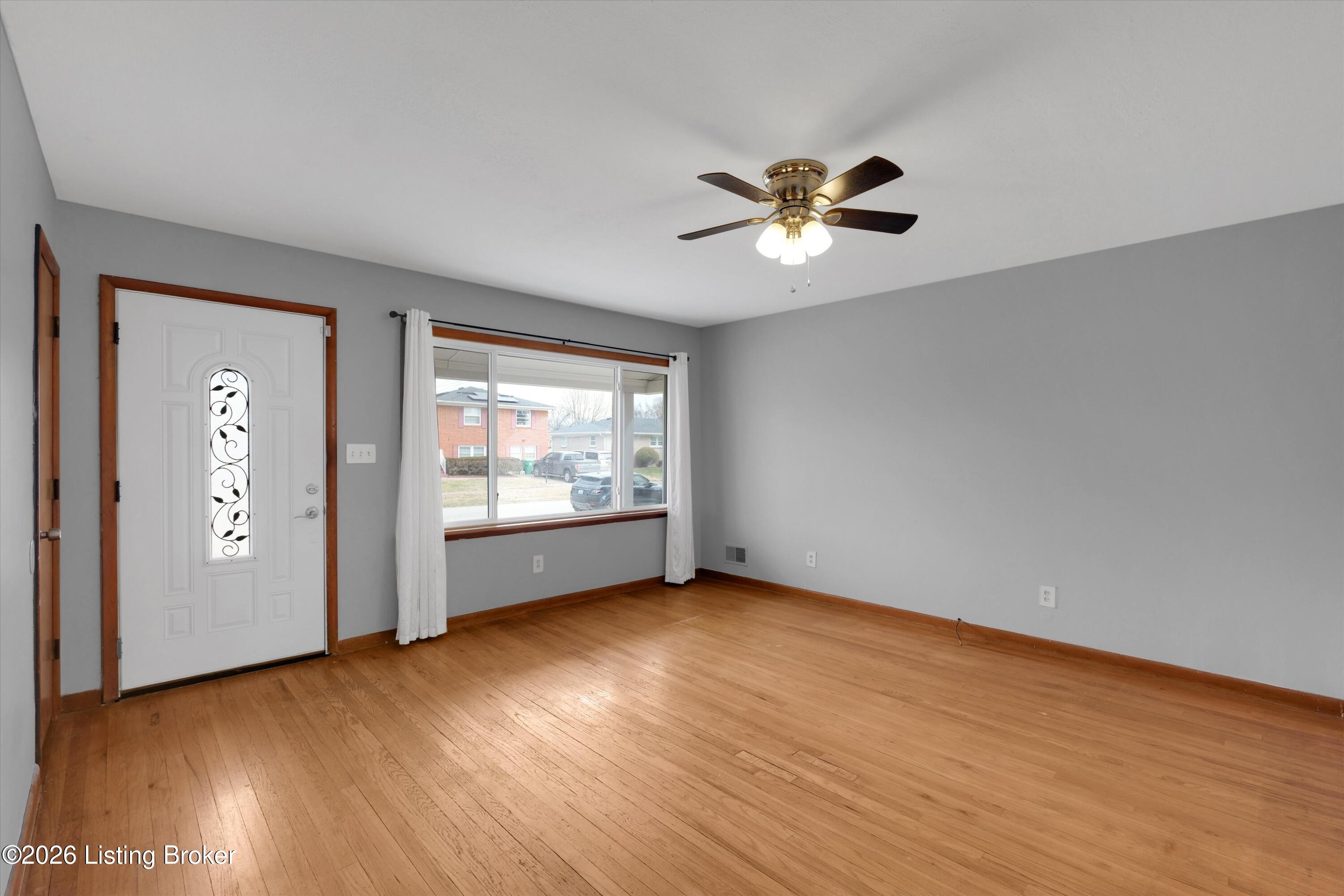 2322 Perth Dr Property Photo 4