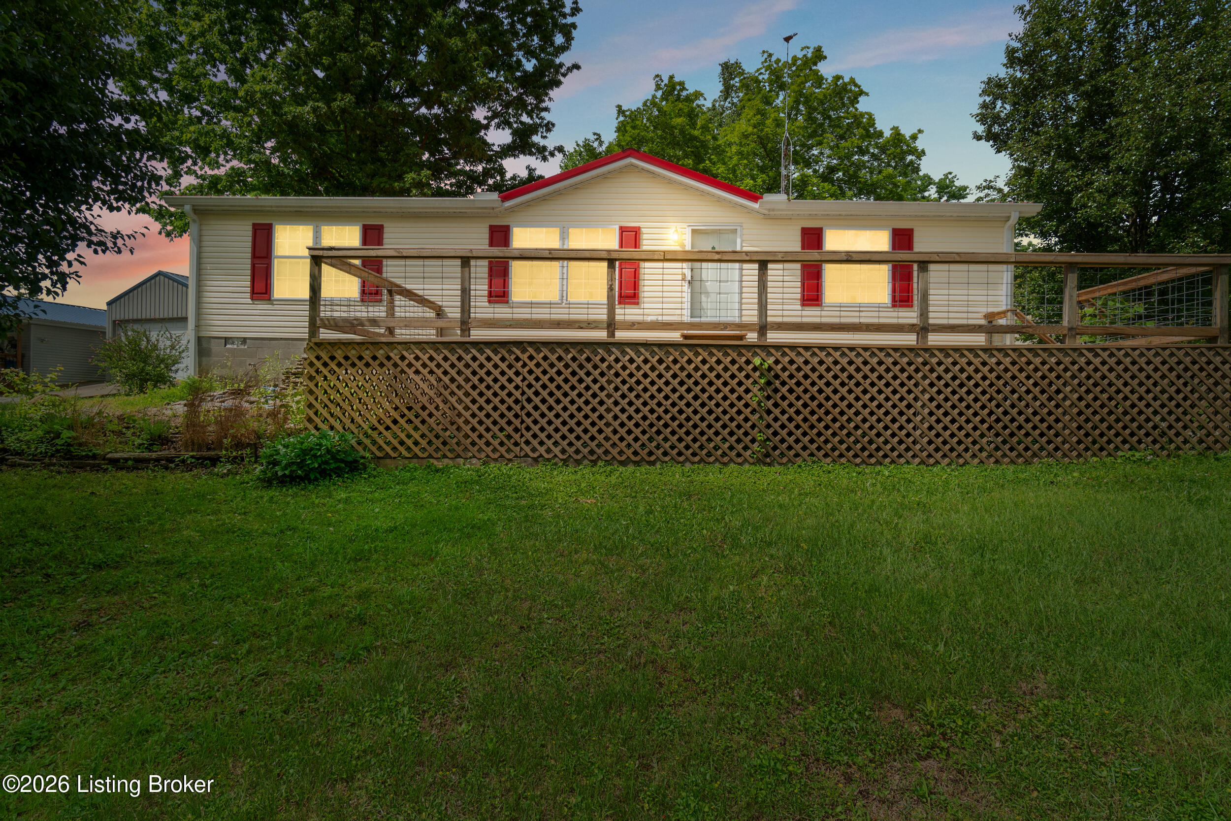 14 Trailwoods Ln Property Photo 2