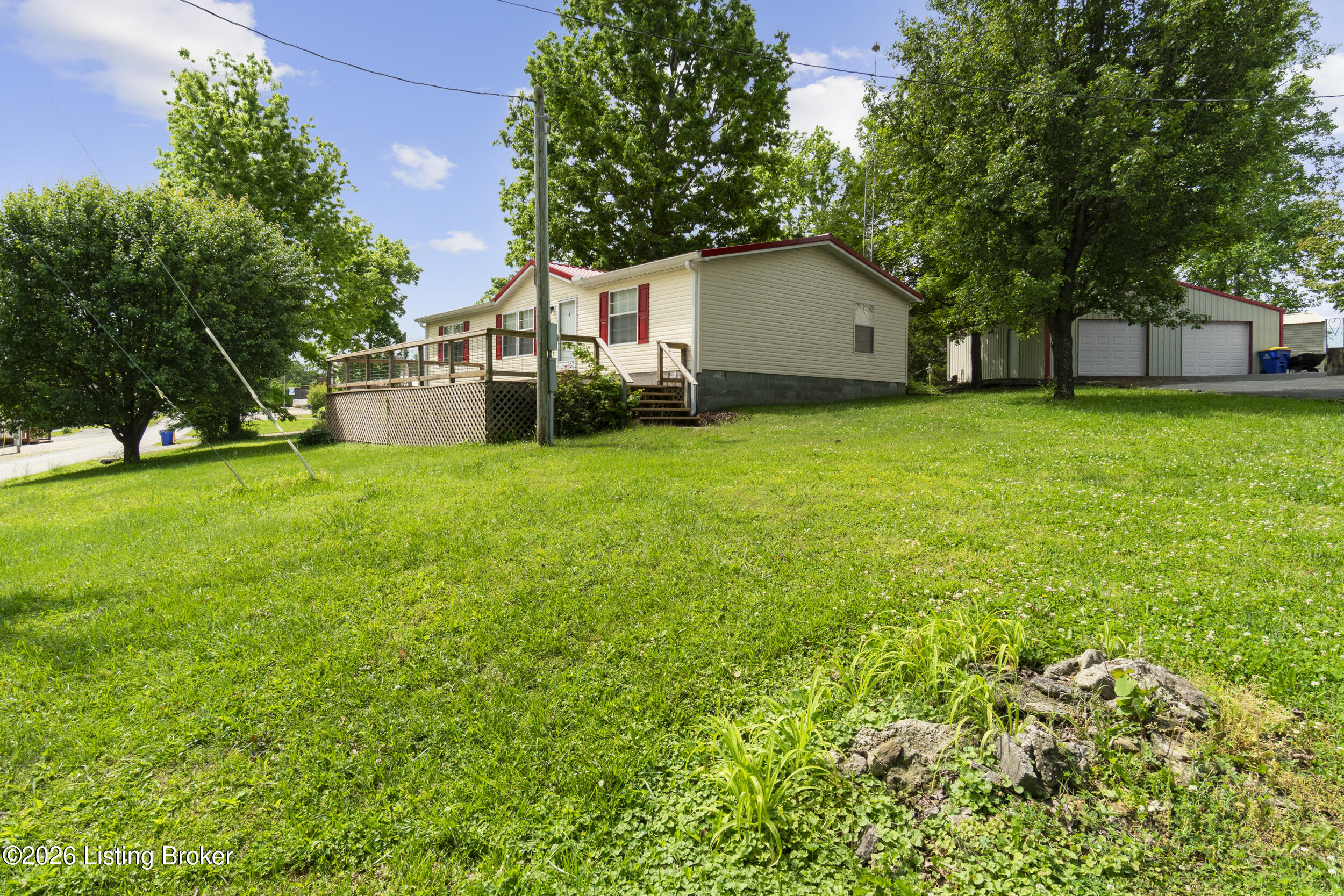 14 Trailwoods Ln Property Photo 4