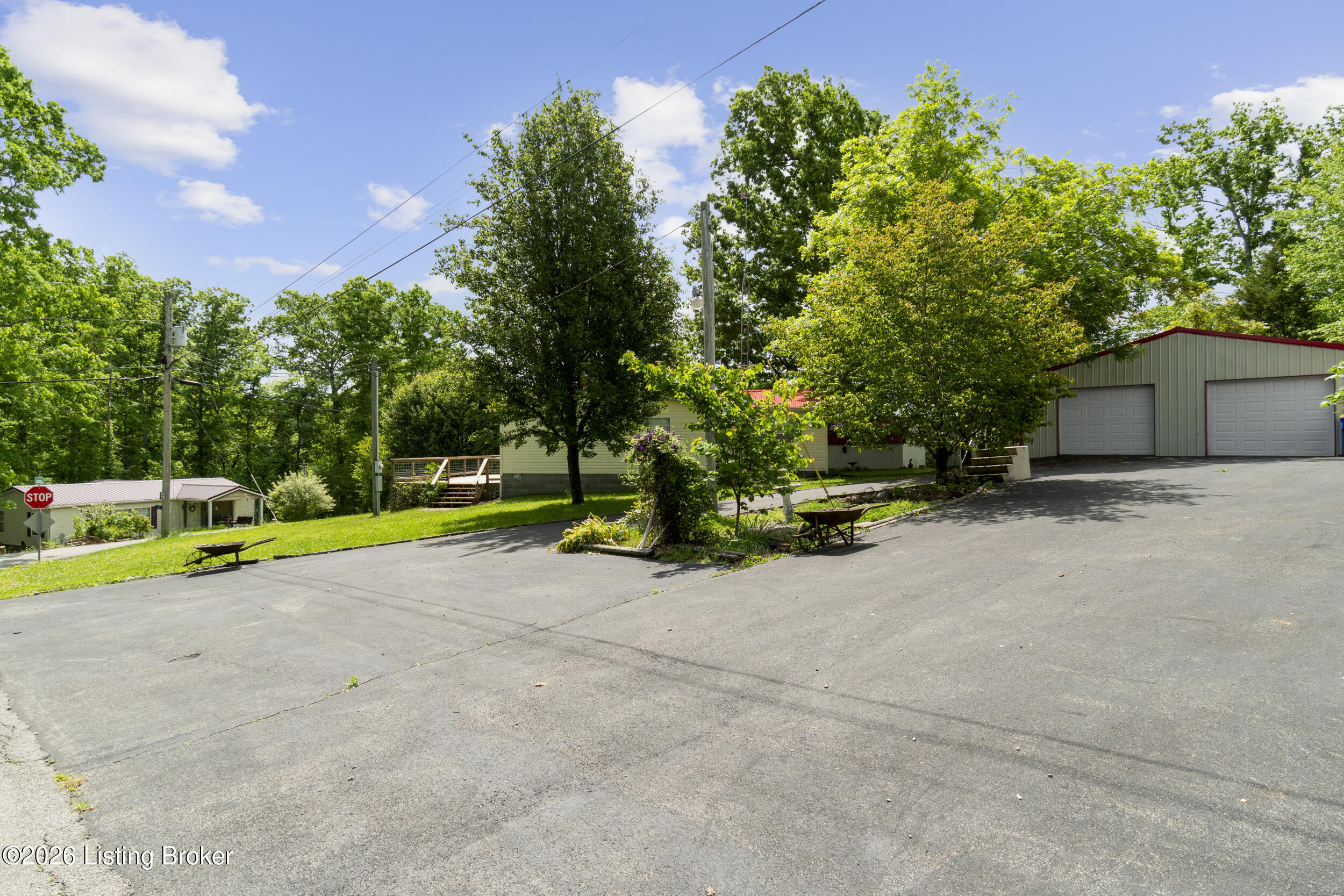 14 Trailwoods Ln Property Photo 6