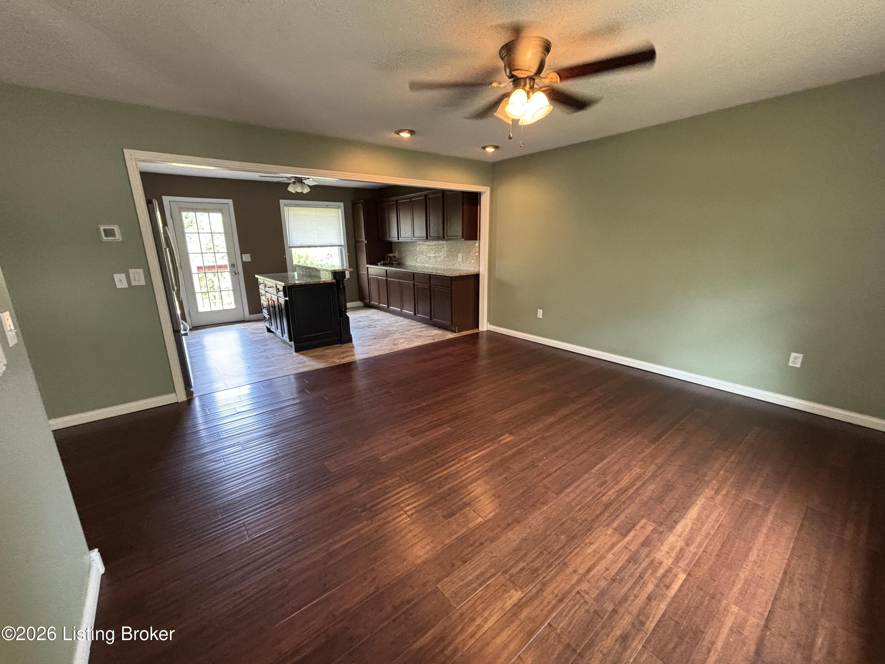 212 Bluegrass Rd Property Photo 3