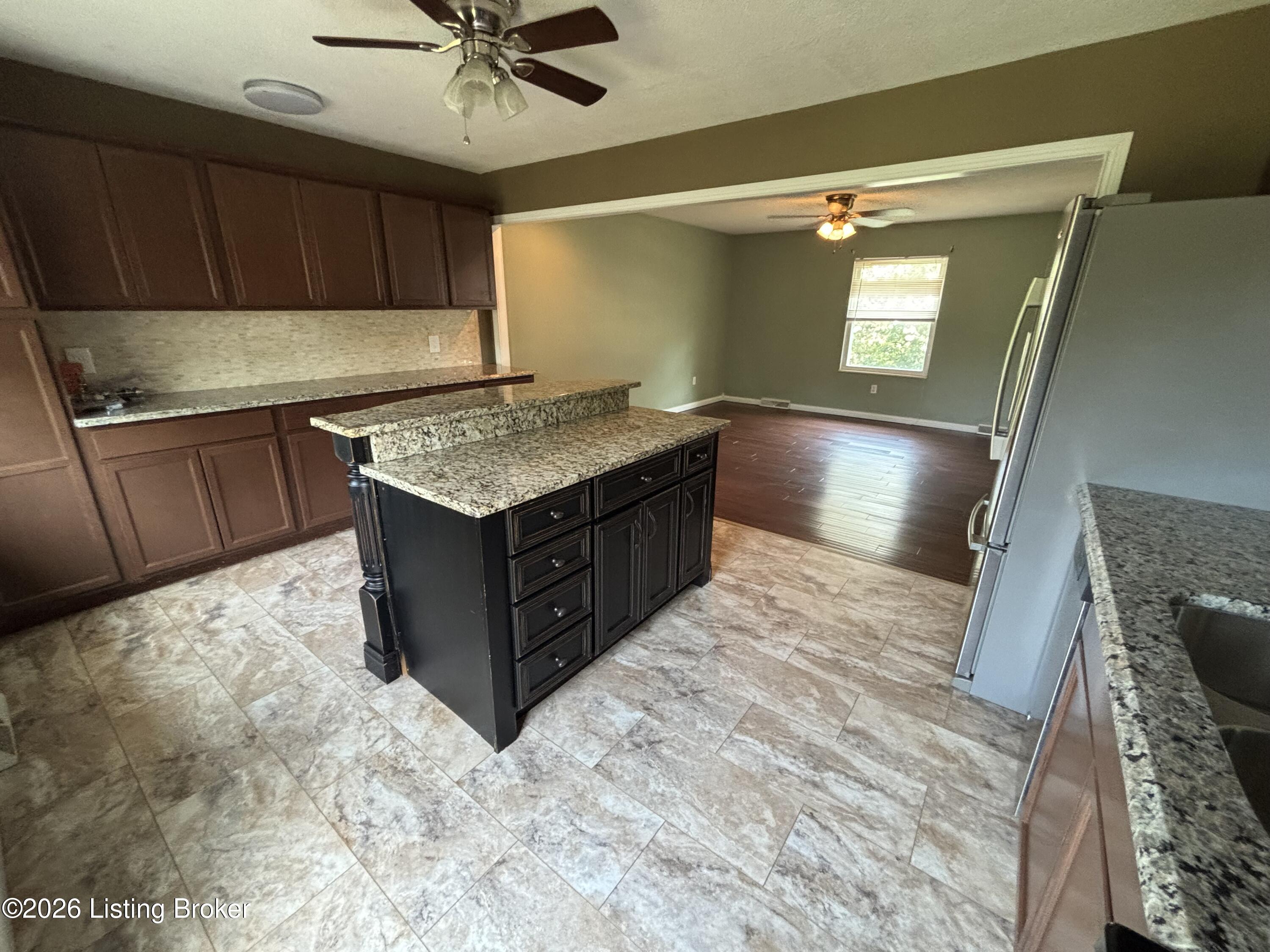 212 Bluegrass Rd Property Photo 5