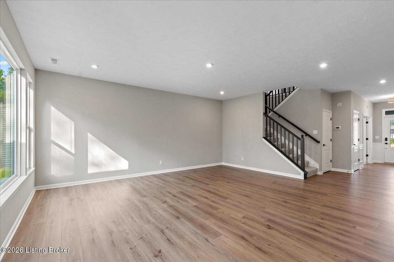 162 Dayflower Ct Property Photo 8
