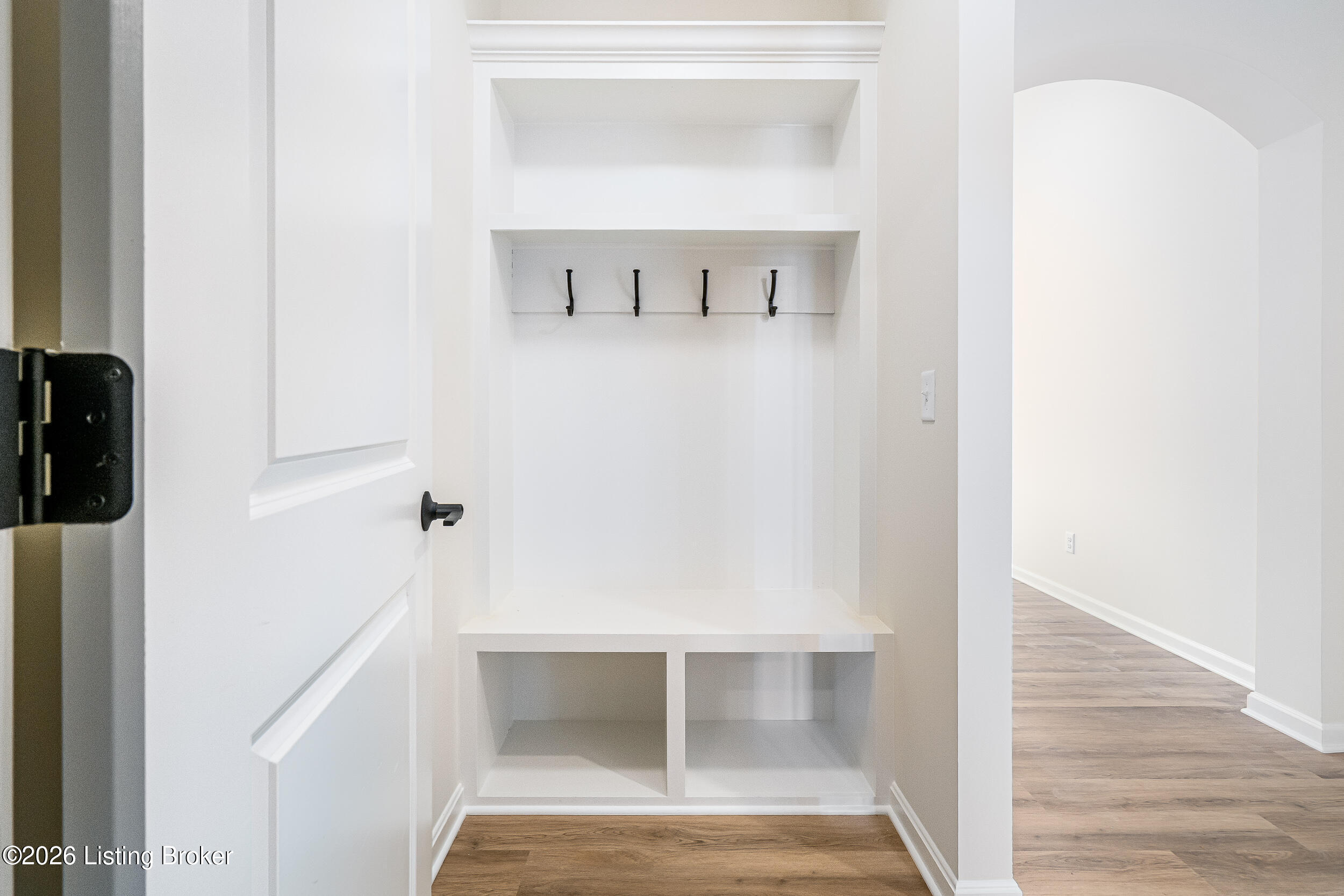 10112 Cedar Valley Ct Property Photo 6