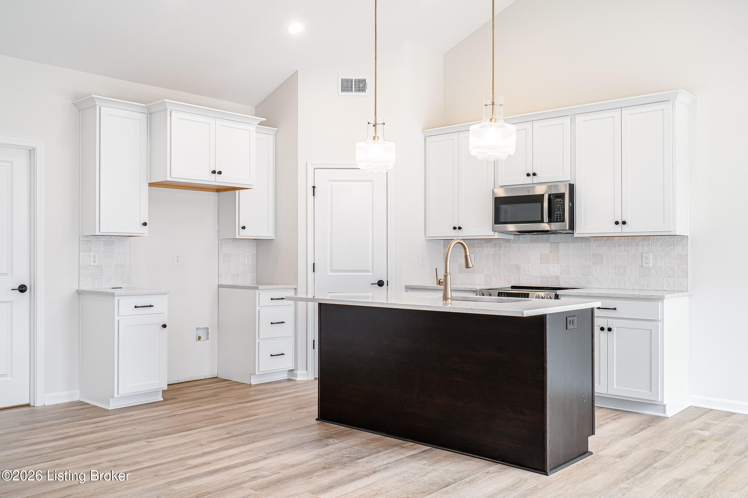10112 Cedar Valley Ct Property Photo 18