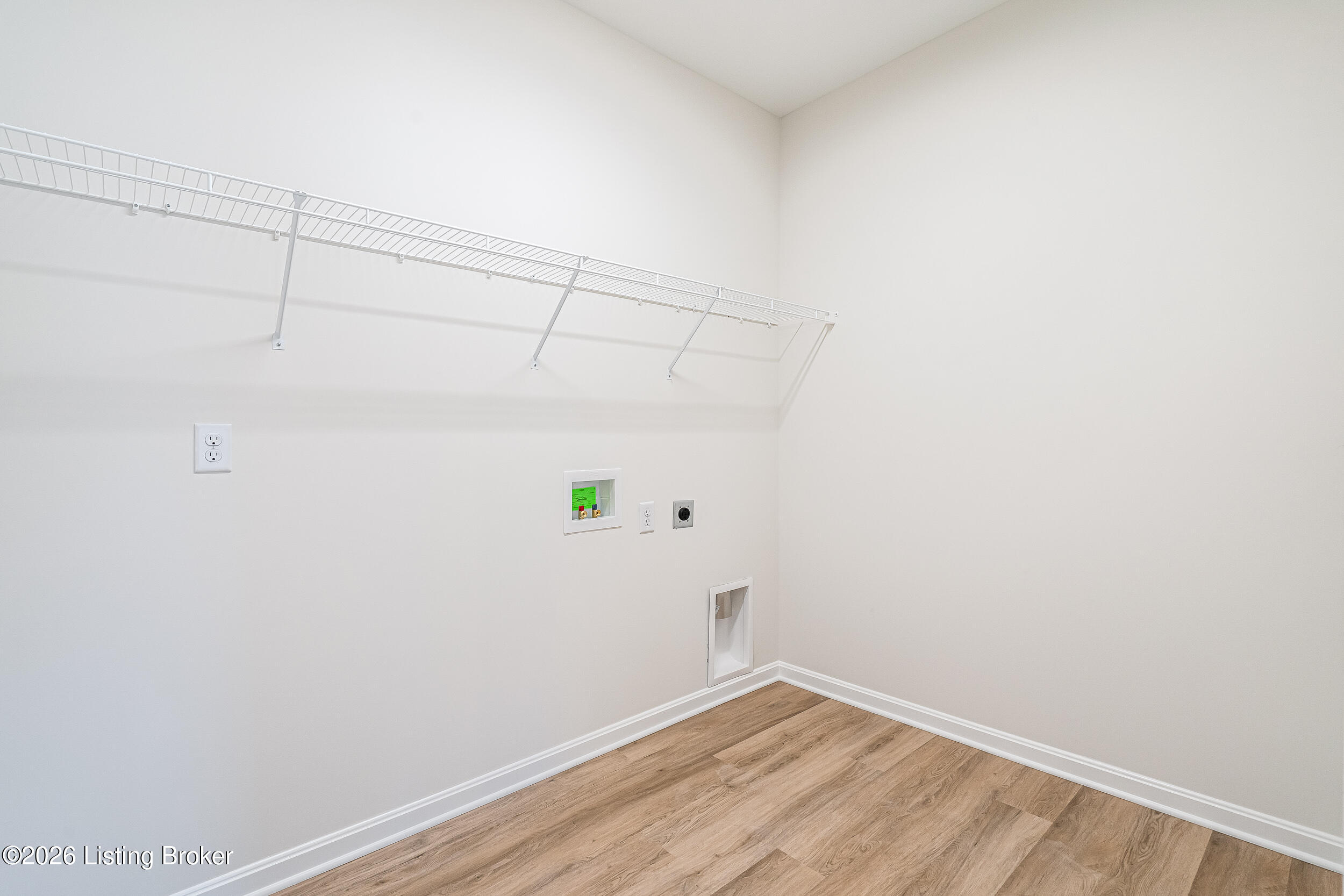 10112 Cedar Valley Ct Property Photo 37