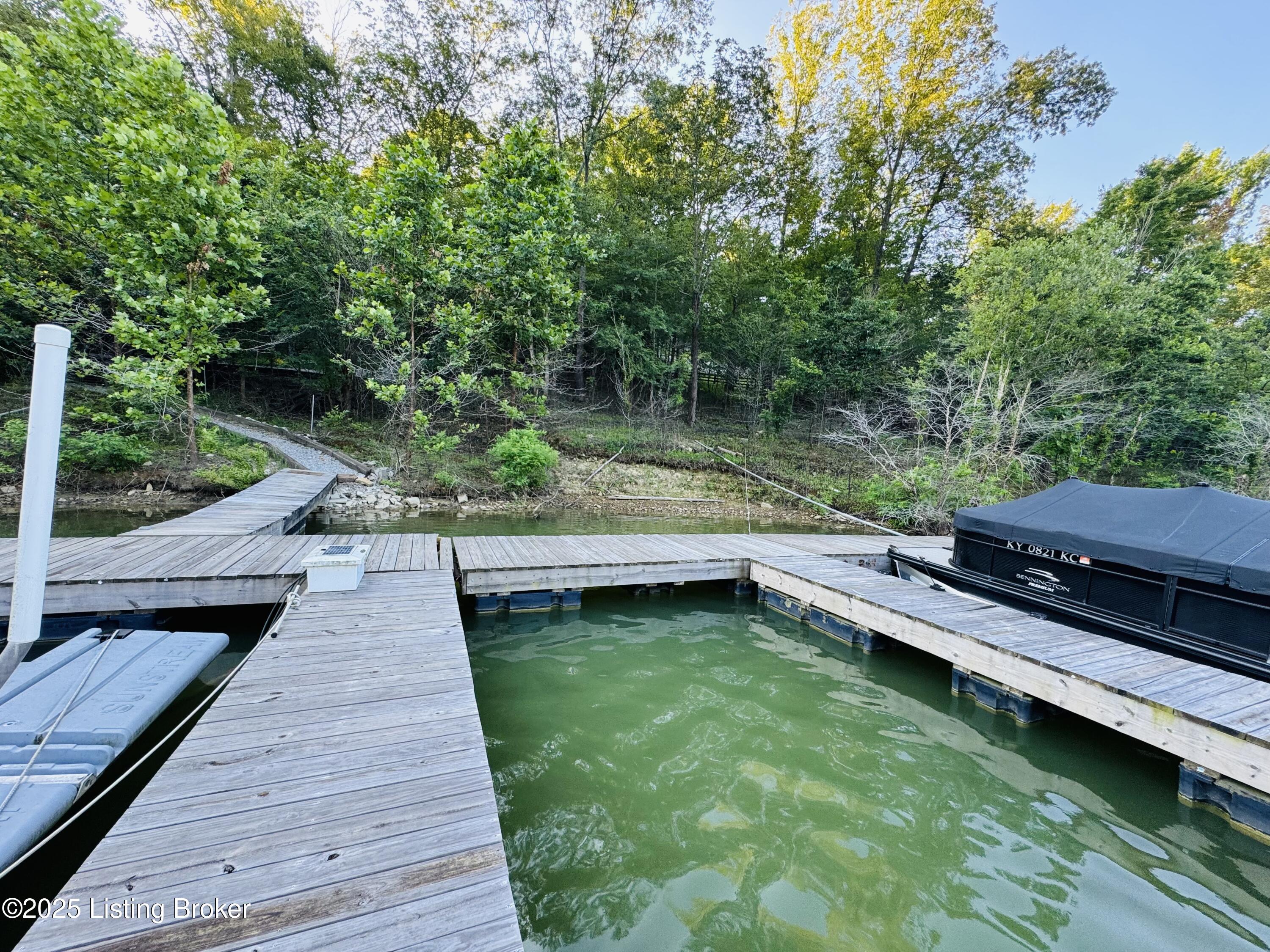15 Red Rock Ct Property Photo 12