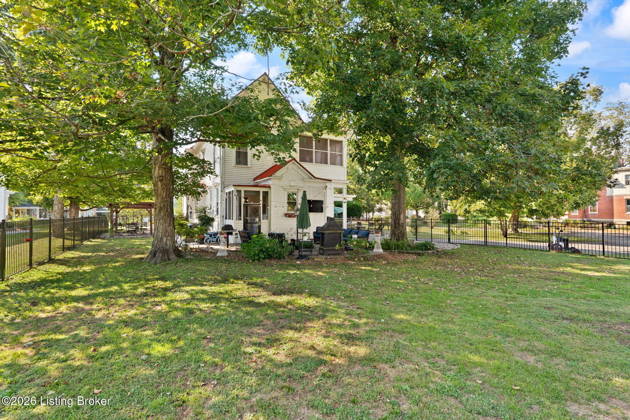 524 N Capitol Ave Property Photo 21