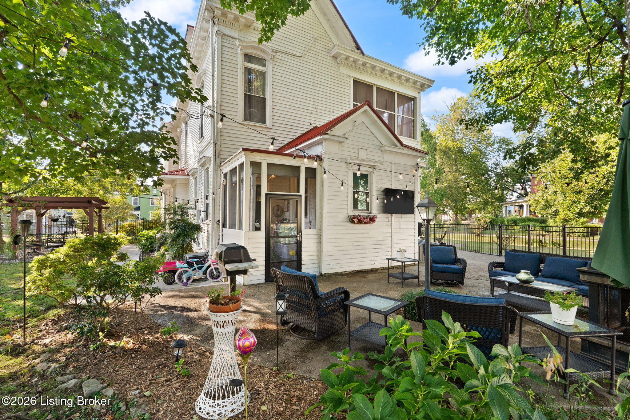524 N Capitol Ave Property Photo 22